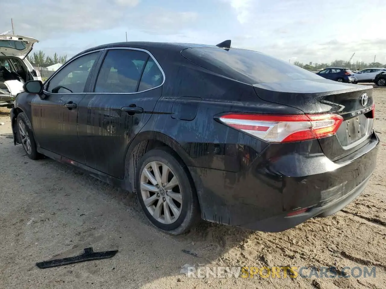 2 Фотография поврежденного автомобиля 4T1C11AK6LU967821 TOYOTA CAMRY 2020