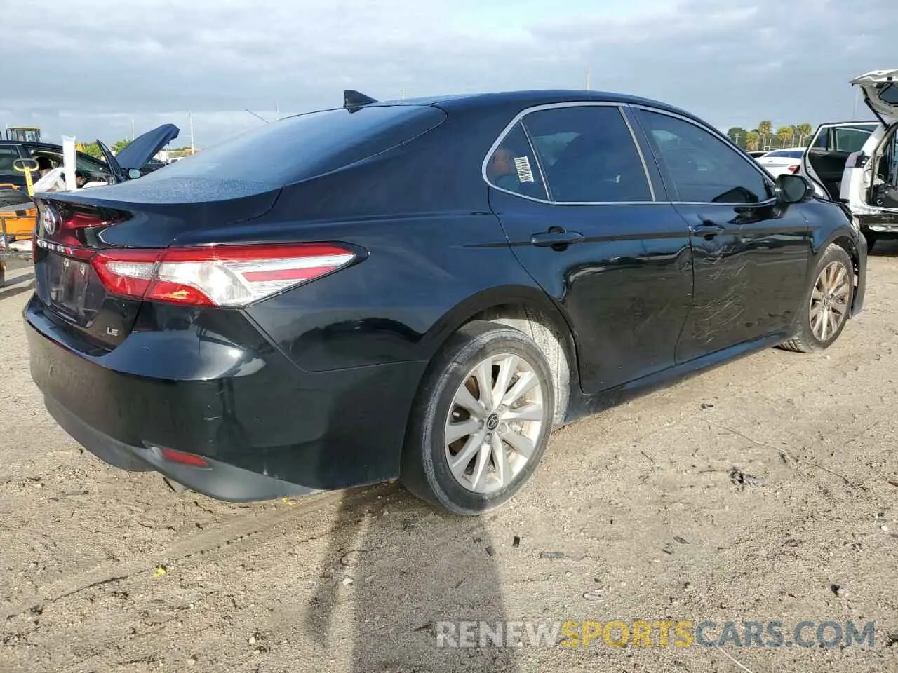 3 Фотография поврежденного автомобиля 4T1C11AK6LU967821 TOYOTA CAMRY 2020