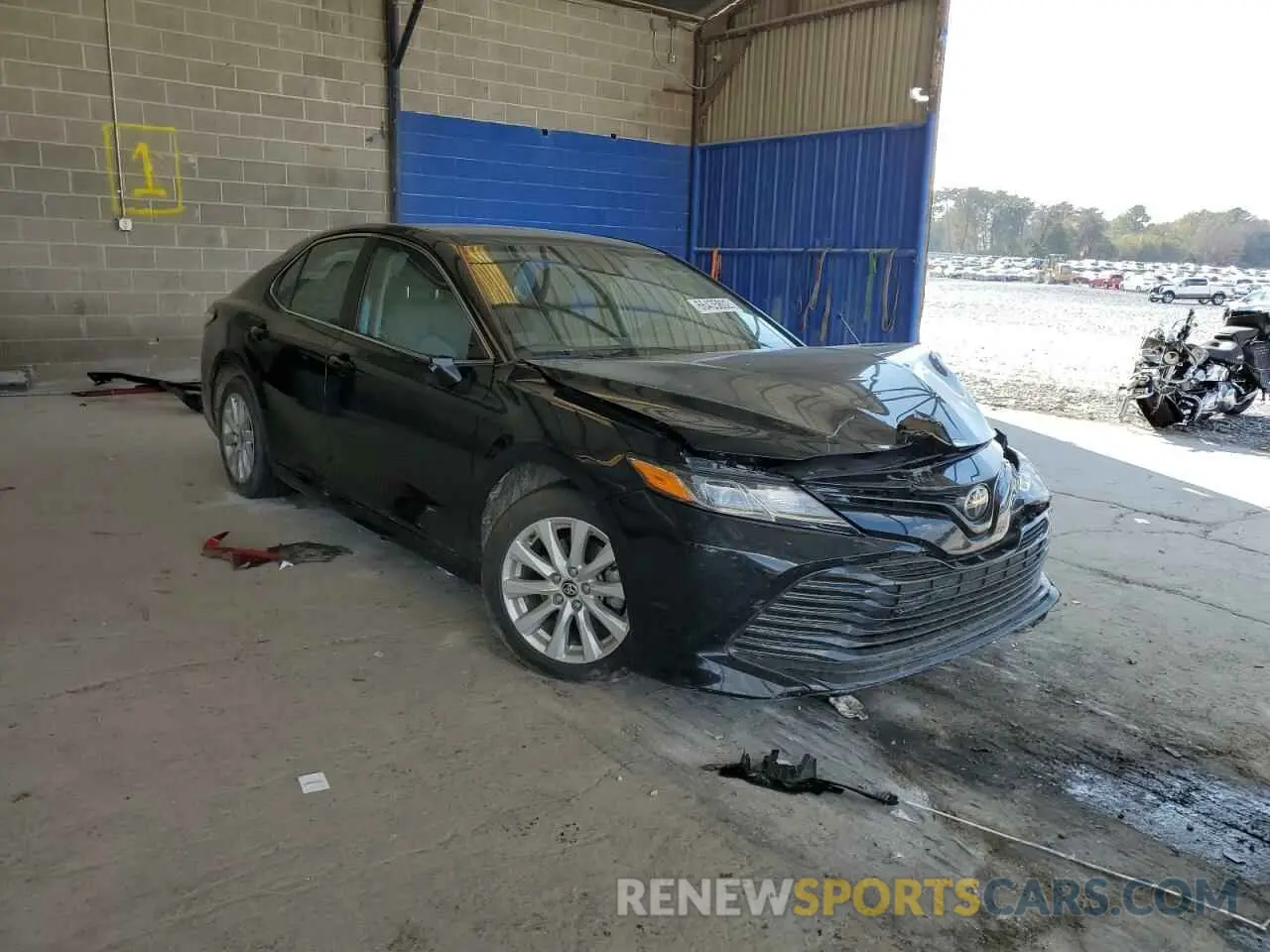 1 Photograph of a damaged car 4T1C11AK6LU986207 TOYOTA CAMRY 2020