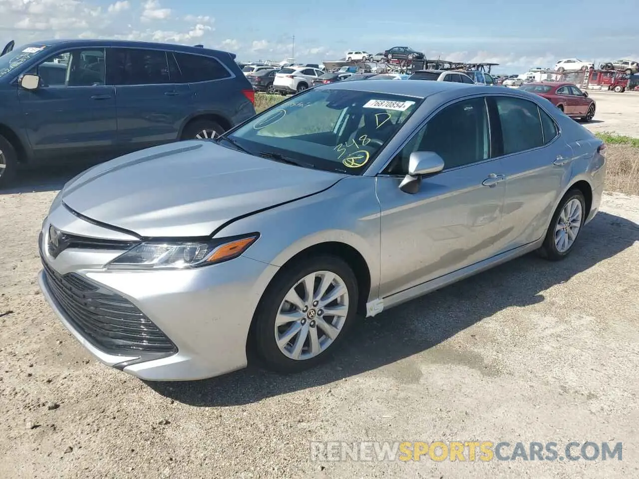1 Photograph of a damaged car 4T1C11AK6LU995148 TOYOTA CAMRY 2020