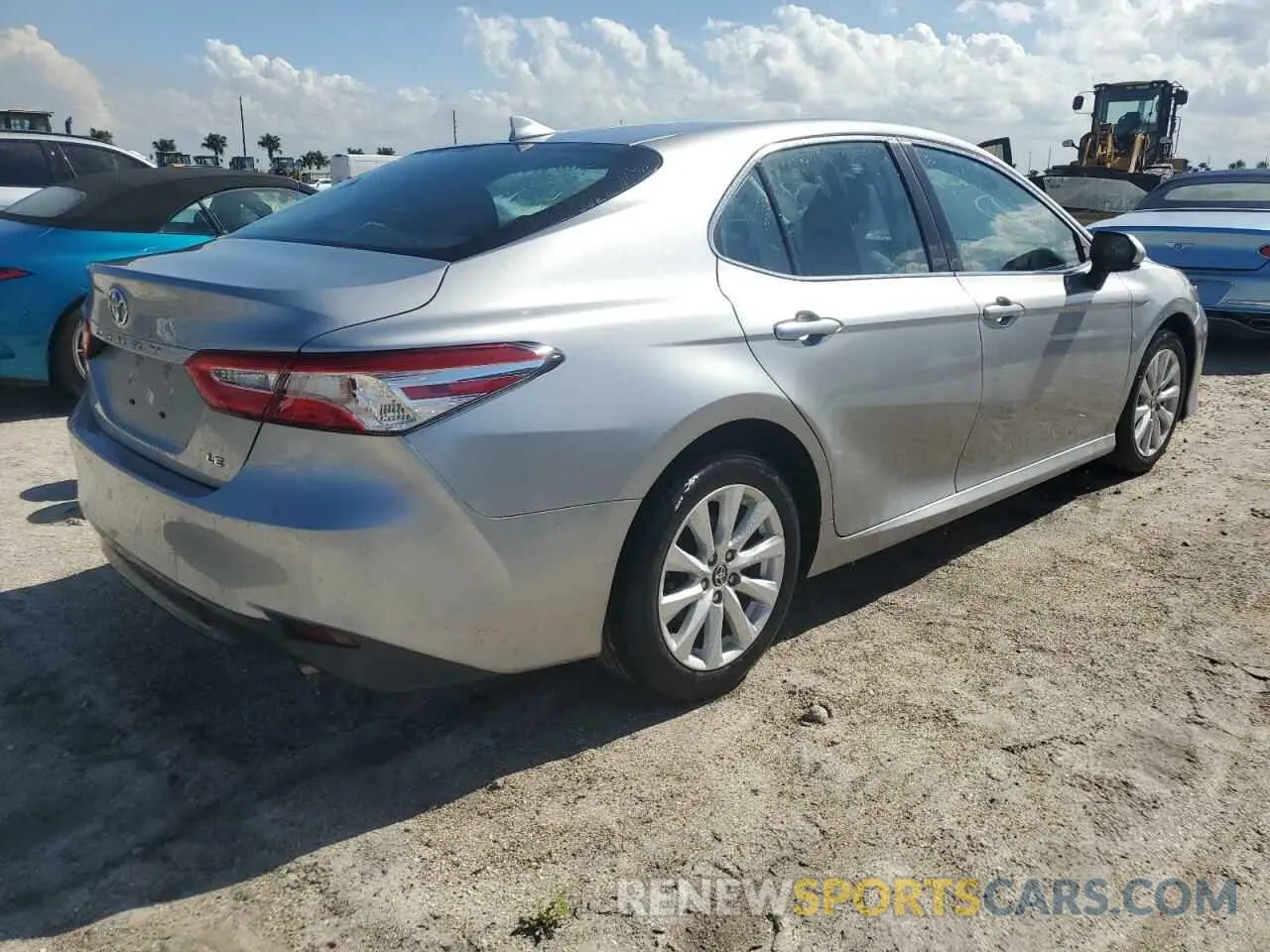 3 Photograph of a damaged car 4T1C11AK6LU995148 TOYOTA CAMRY 2020