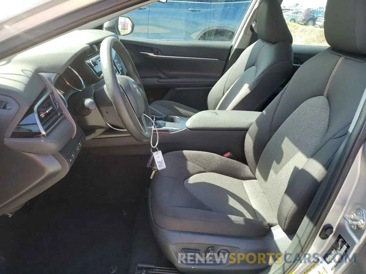 7 Photograph of a damaged car 4T1C11AK6LU995148 TOYOTA CAMRY 2020