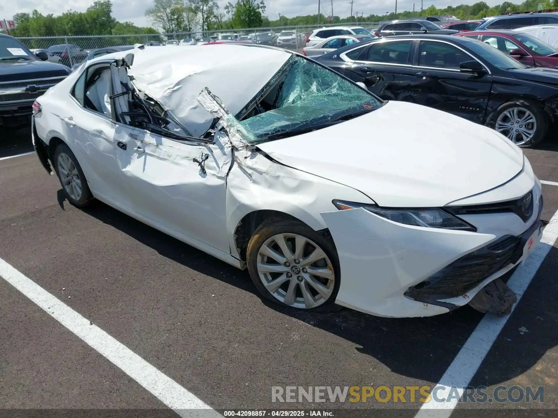 1 Photograph of a damaged car 4T1C11AK7LU313359 TOYOTA CAMRY 2020