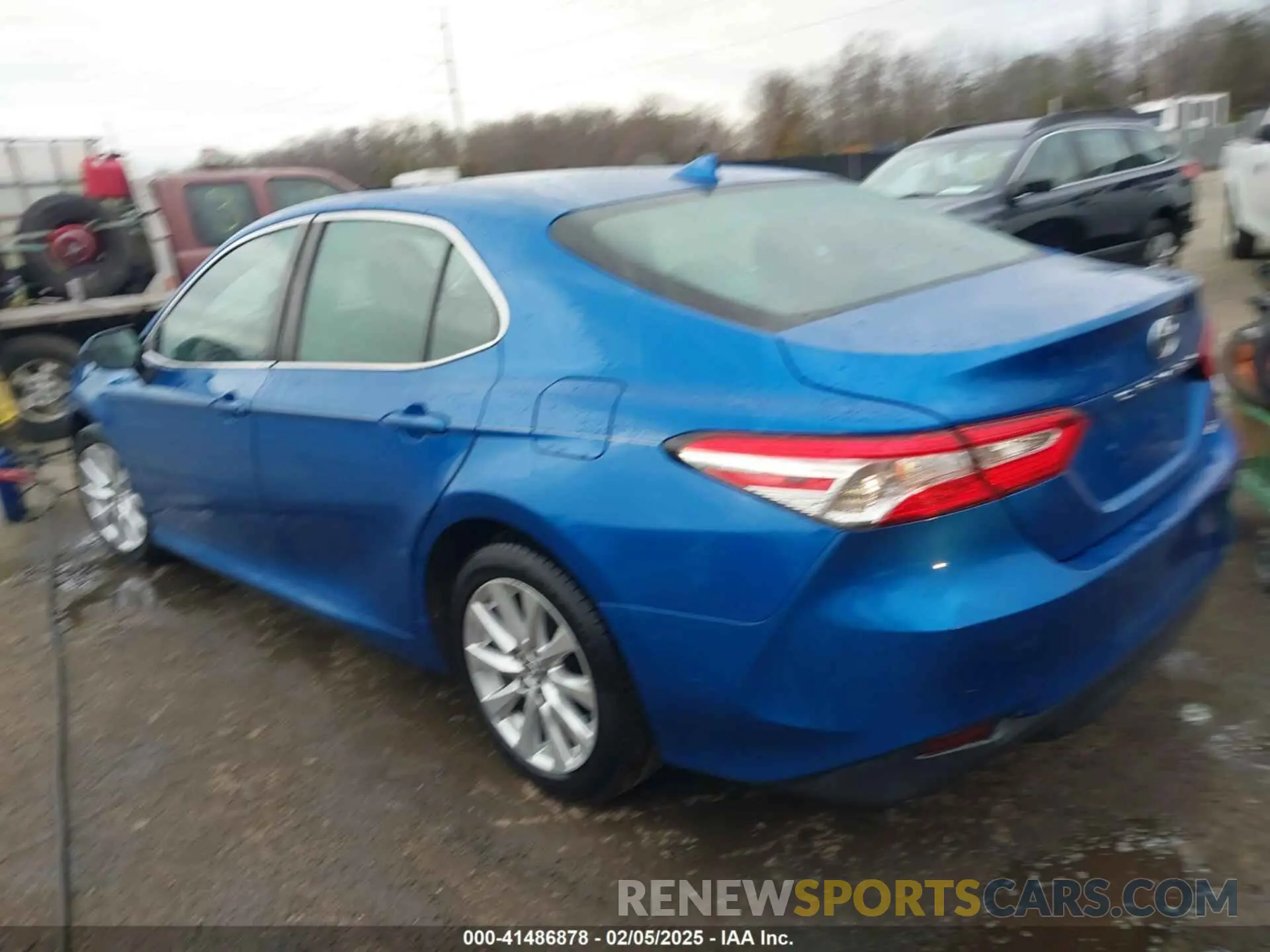 3 Photograph of a damaged car 4T1C11AK7LU324006 TOYOTA CAMRY 2020