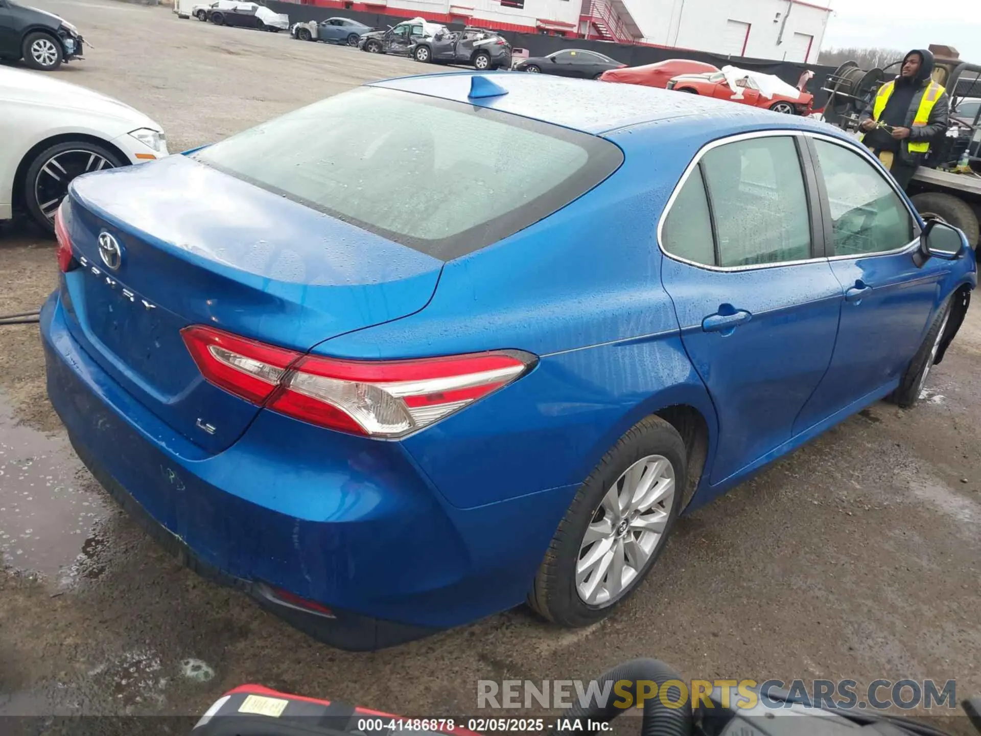 4 Photograph of a damaged car 4T1C11AK7LU324006 TOYOTA CAMRY 2020