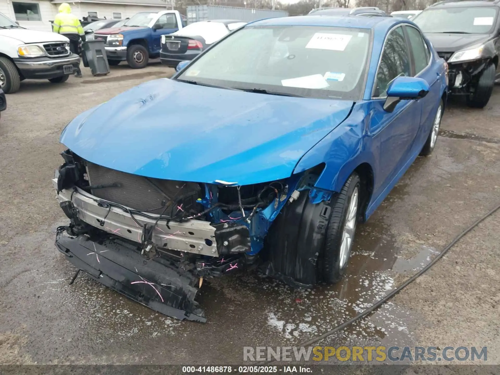 6 Photograph of a damaged car 4T1C11AK7LU324006 TOYOTA CAMRY 2020
