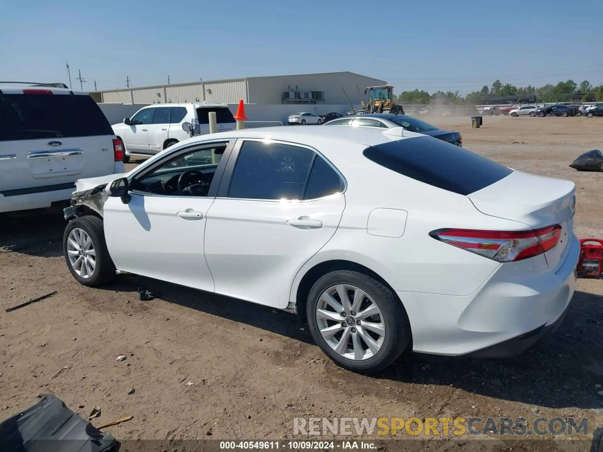 15 Photograph of a damaged car 4T1C11AK7LU333675 TOYOTA CAMRY 2020