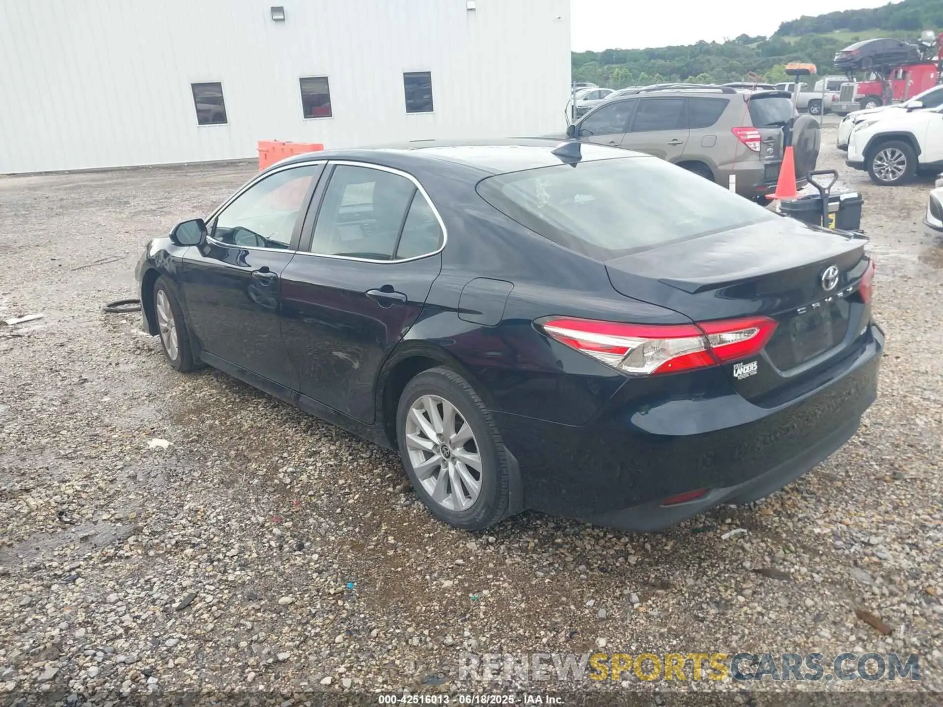 3 Photograph of a damaged car 4T1C11AK7LU367387 TOYOTA CAMRY 2020