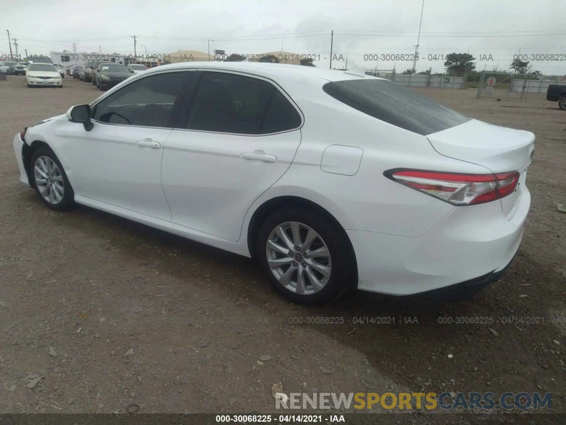 3 Photograph of a damaged car 4T1C11AK7LU384755 TOYOTA CAMRY 2020