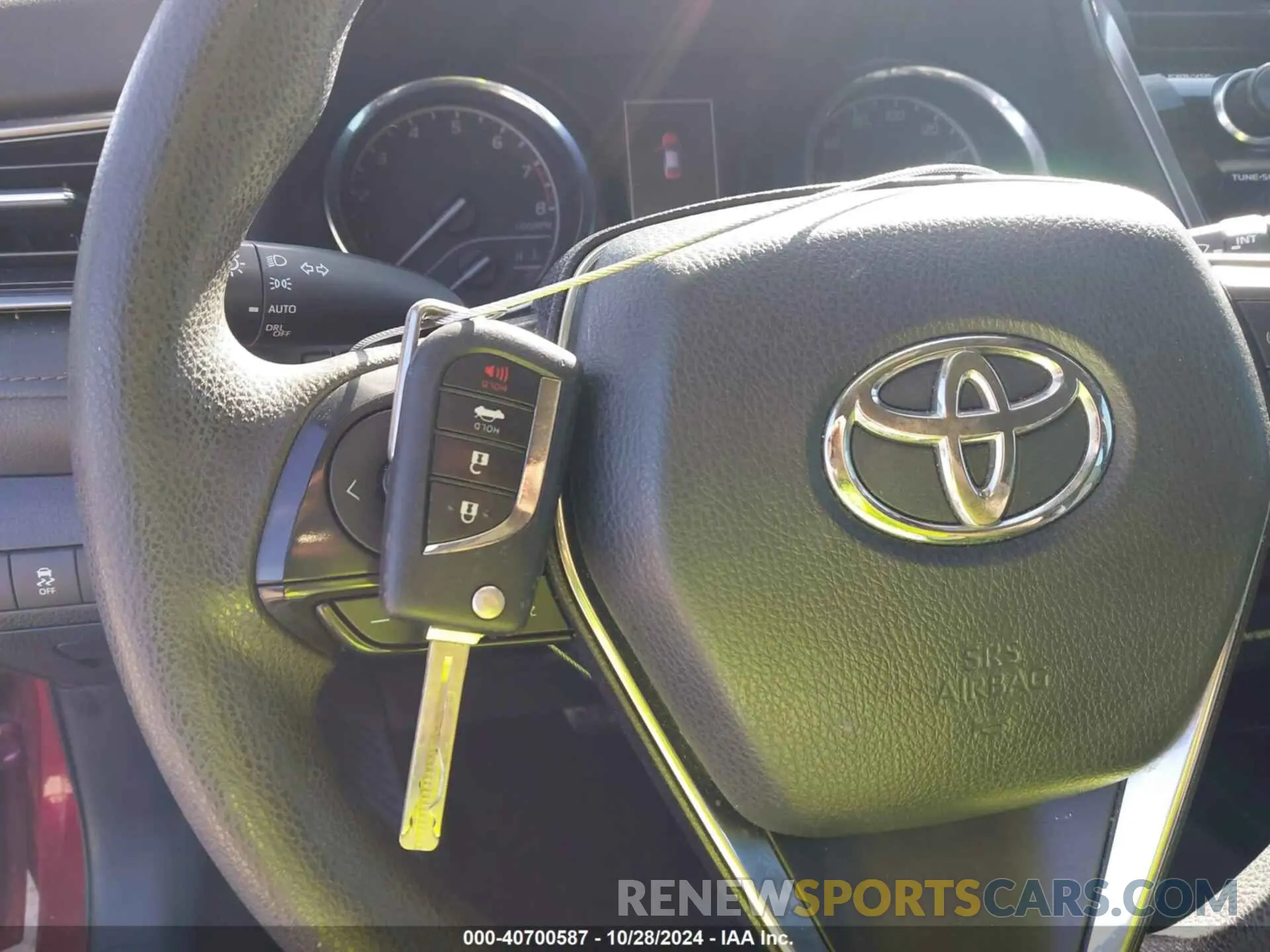 11 Photograph of a damaged car 4T1C11AK7LU395738 TOYOTA CAMRY 2020