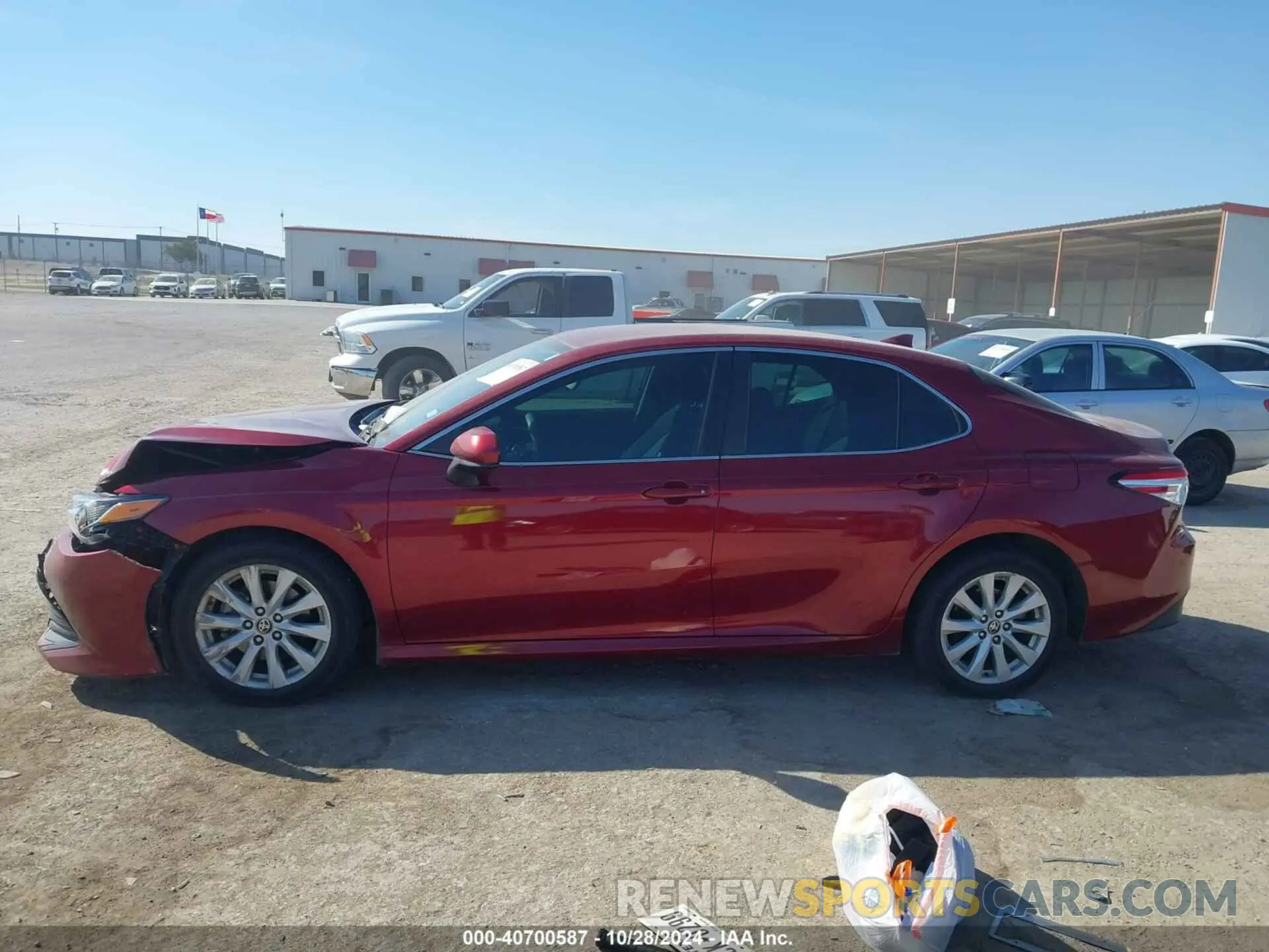 14 Photograph of a damaged car 4T1C11AK7LU395738 TOYOTA CAMRY 2020
