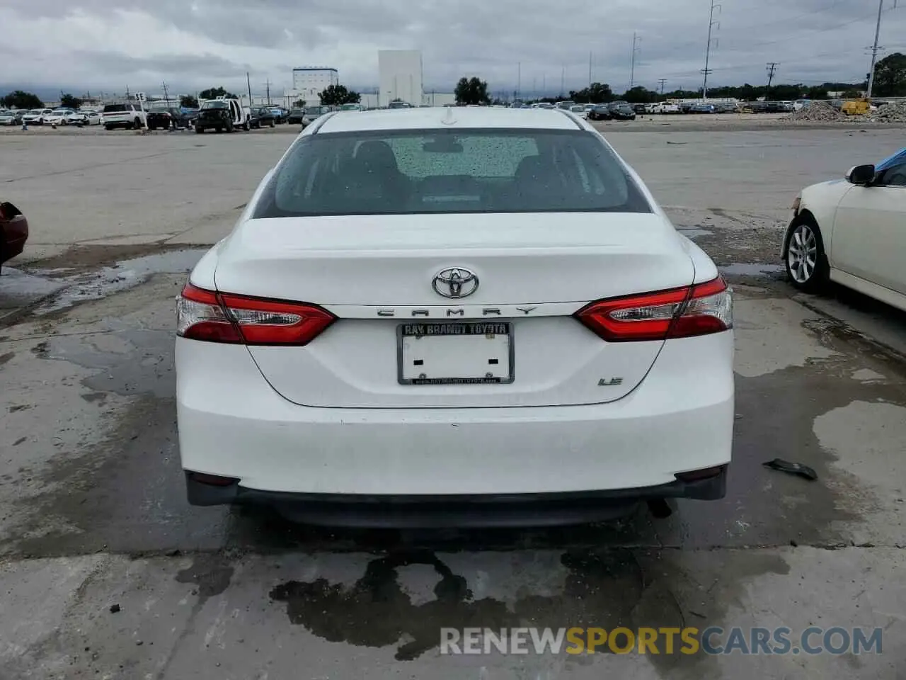 6 Photograph of a damaged car 4T1C11AK7LU885158 TOYOTA CAMRY 2020