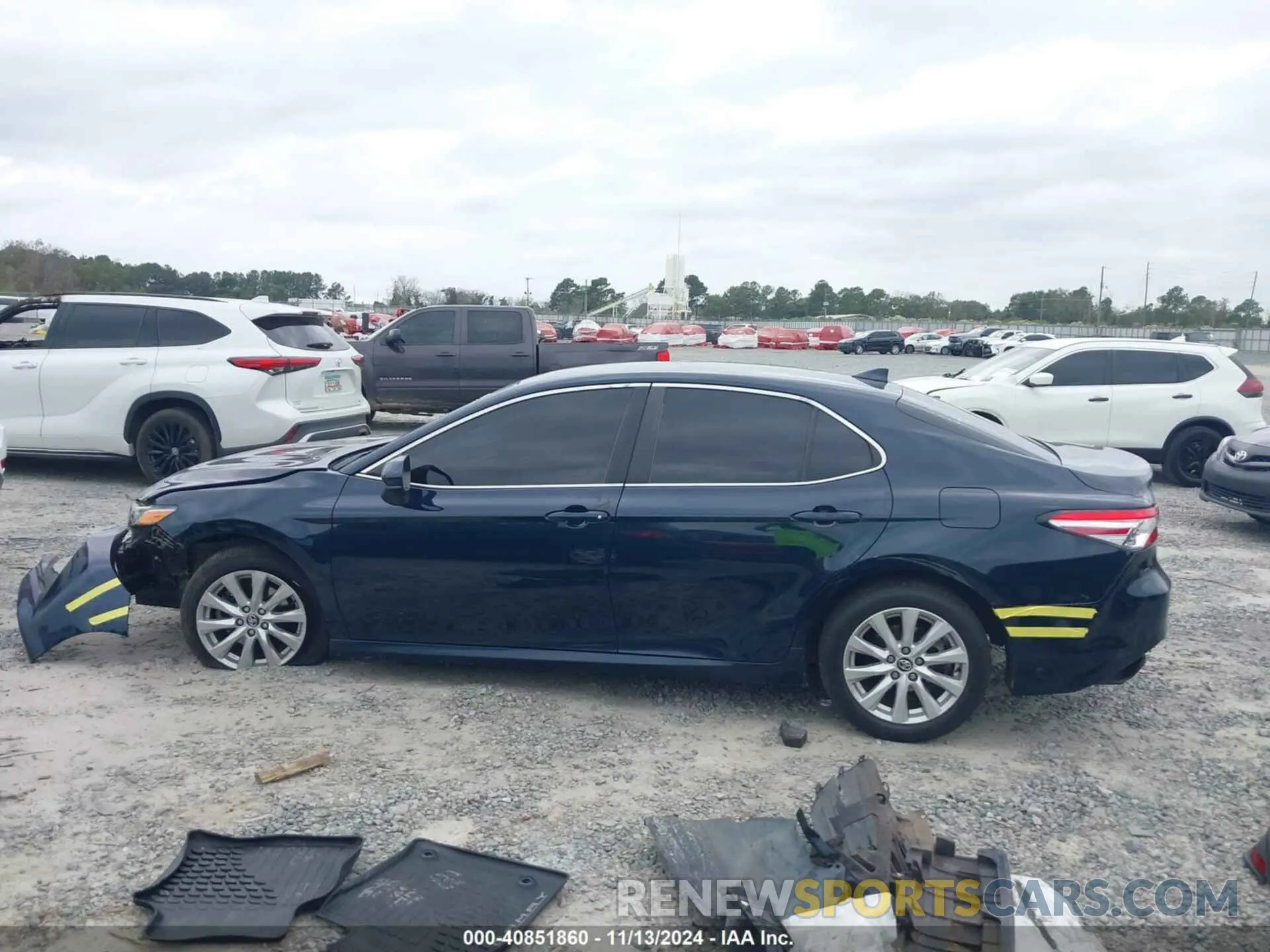 14 Photograph of a damaged car 4T1C11AK7LU904047 TOYOTA CAMRY 2020