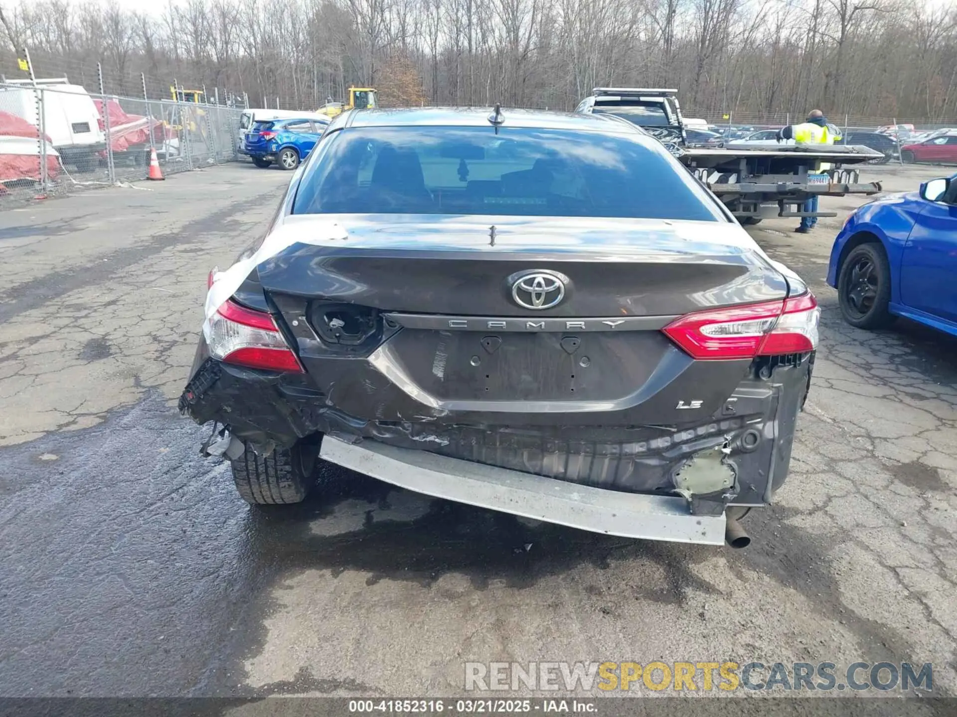 17 Photograph of a damaged car 4T1C11AK7LU913251 TOYOTA CAMRY 2020