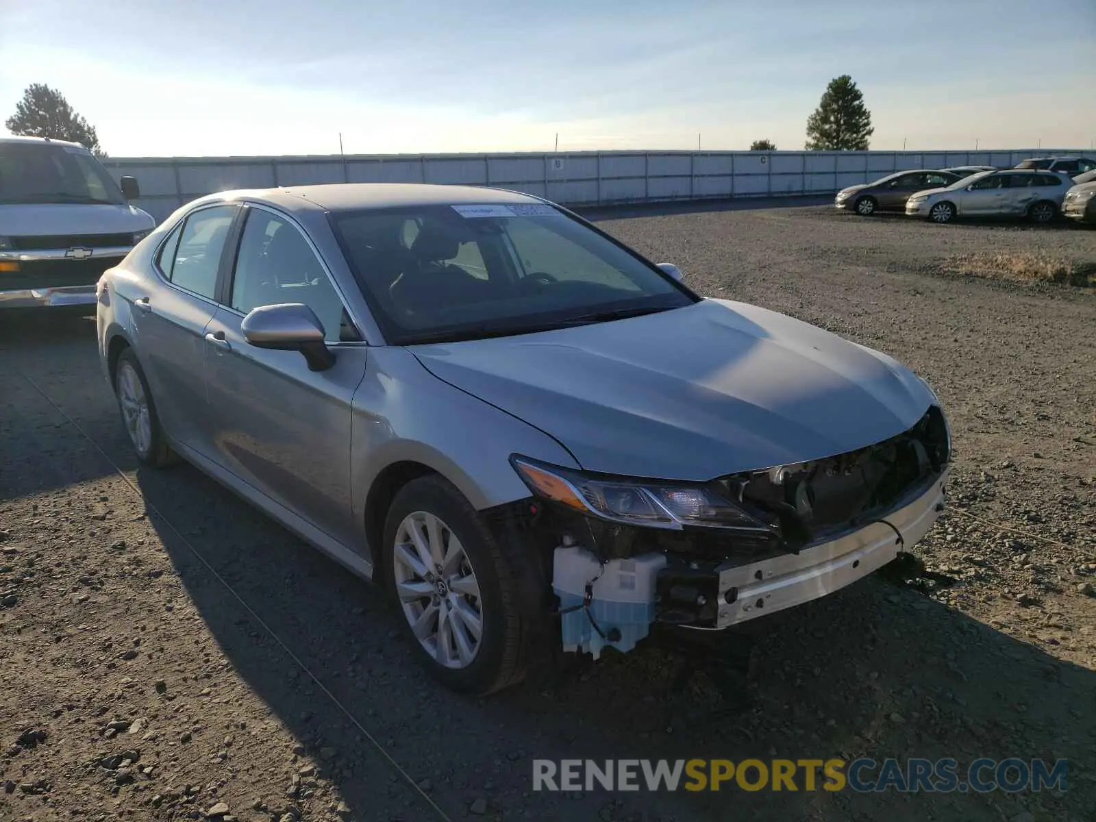 1 Photograph of a damaged car 4T1C11AK7LU915744 TOYOTA CAMRY 2020