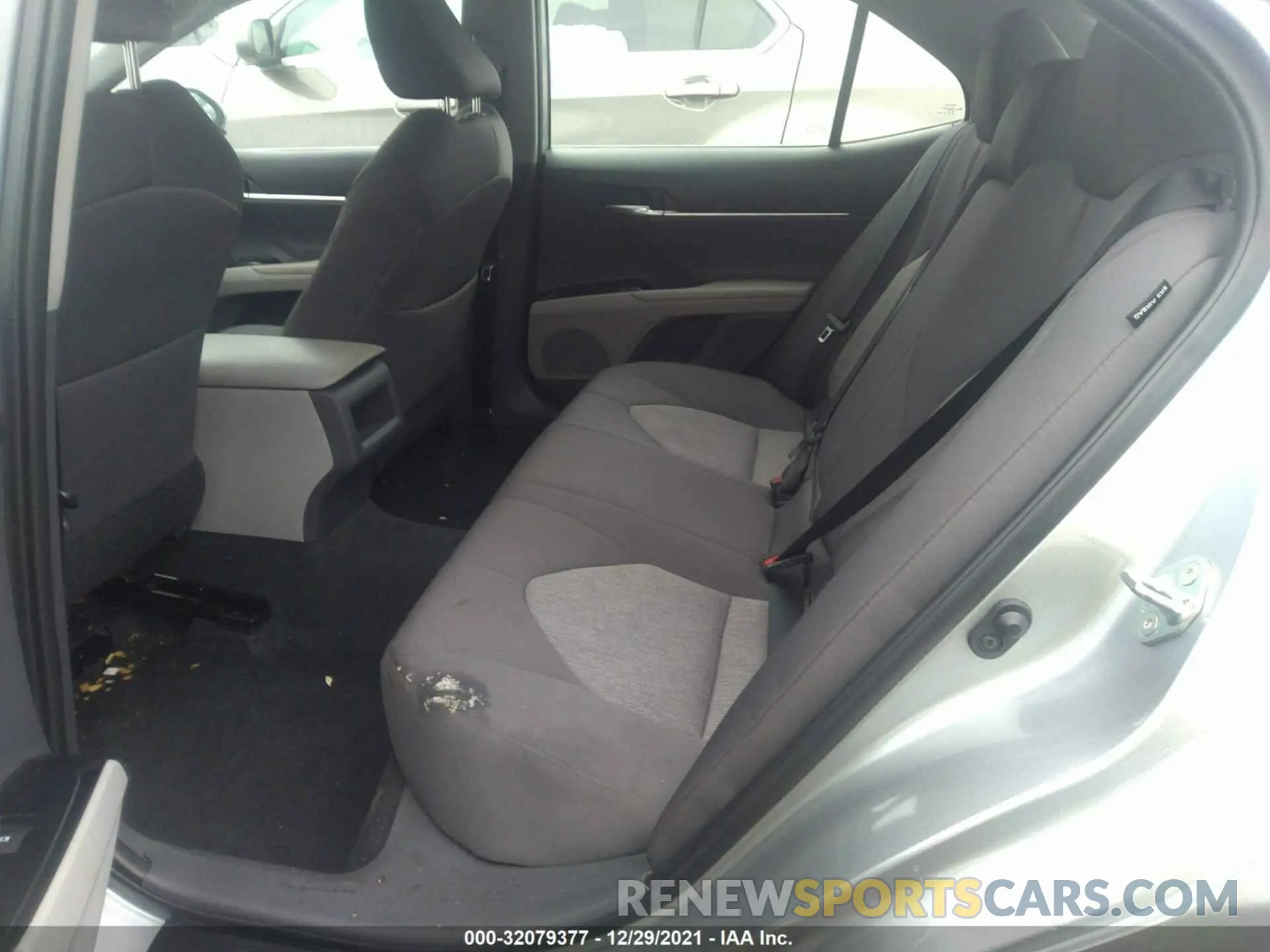 8 Photograph of a damaged car 4T1C11AK7LU928381 TOYOTA CAMRY 2020