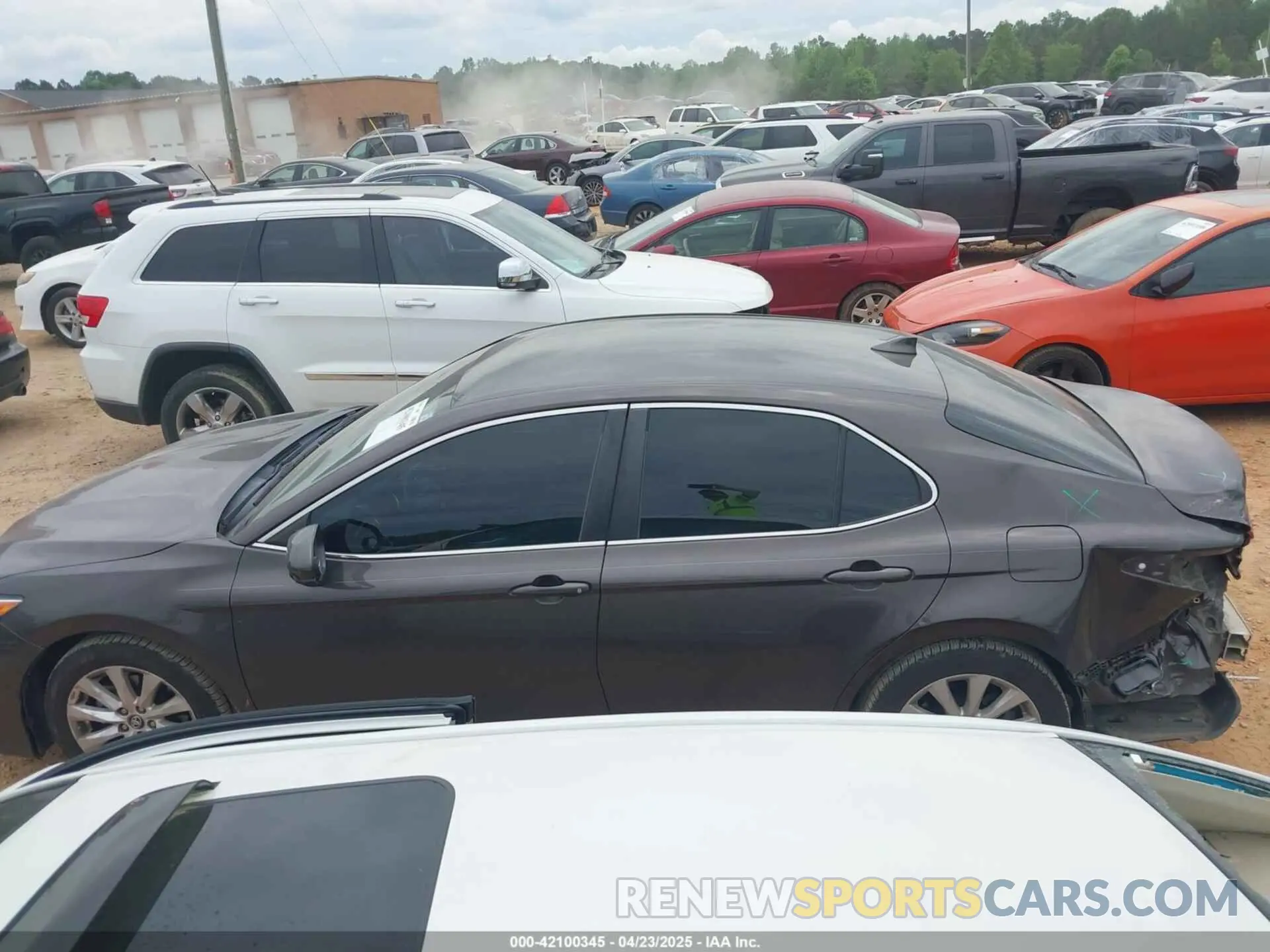 14 Photograph of a damaged car 4T1C11AK7LU935265 TOYOTA CAMRY 2020