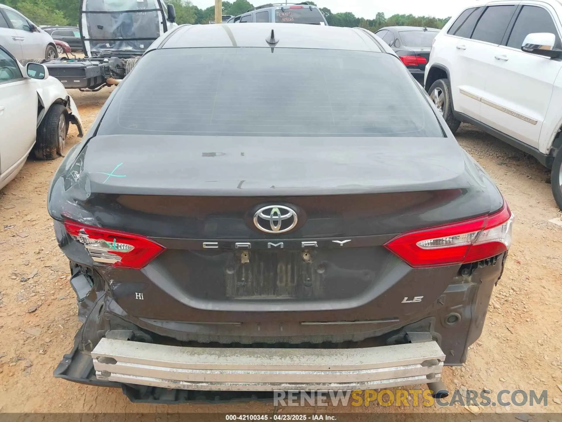 16 Photograph of a damaged car 4T1C11AK7LU935265 TOYOTA CAMRY 2020
