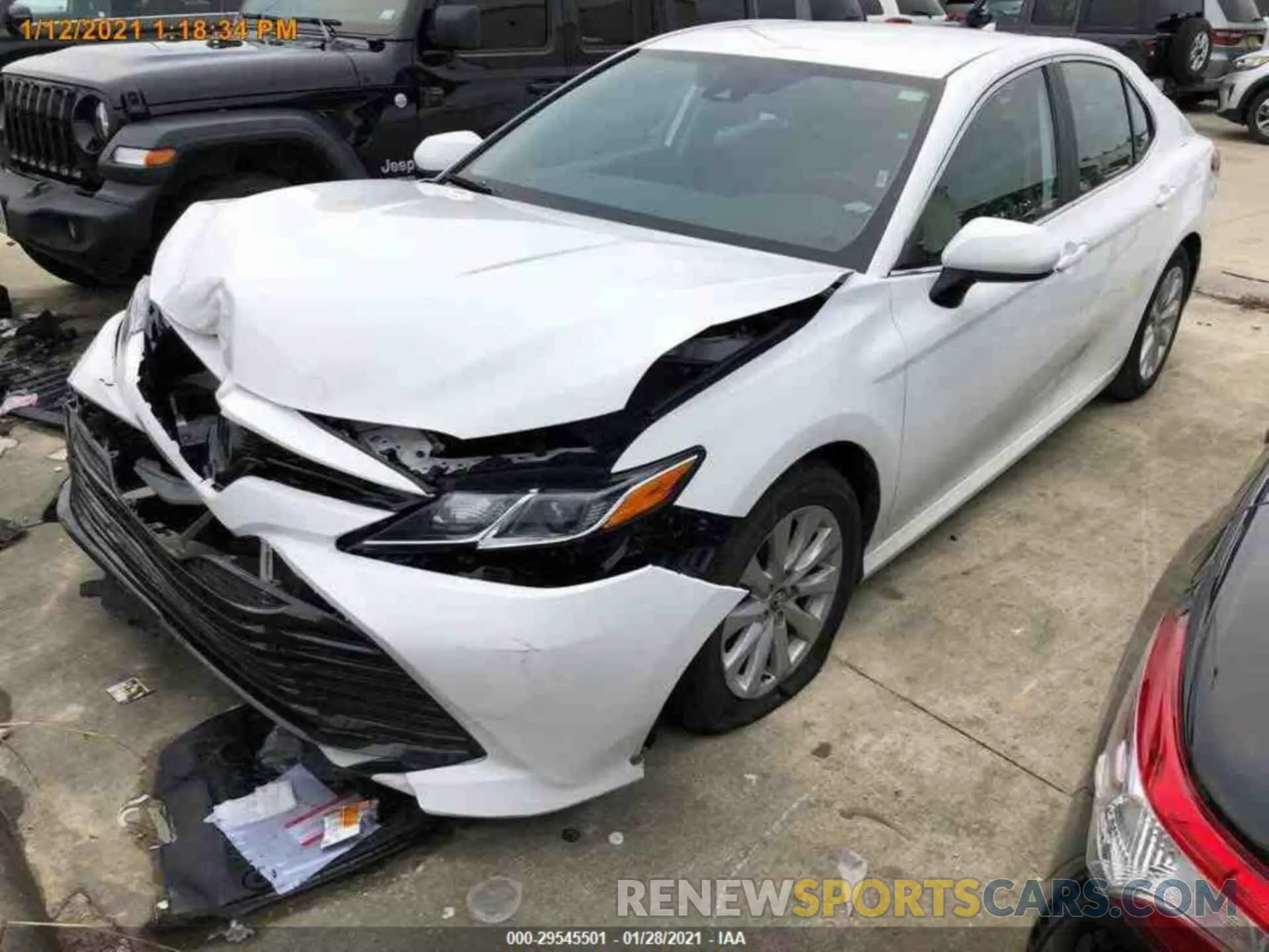 10 Photograph of a damaged car 4T1C11AK7LU938943 TOYOTA CAMRY 2020