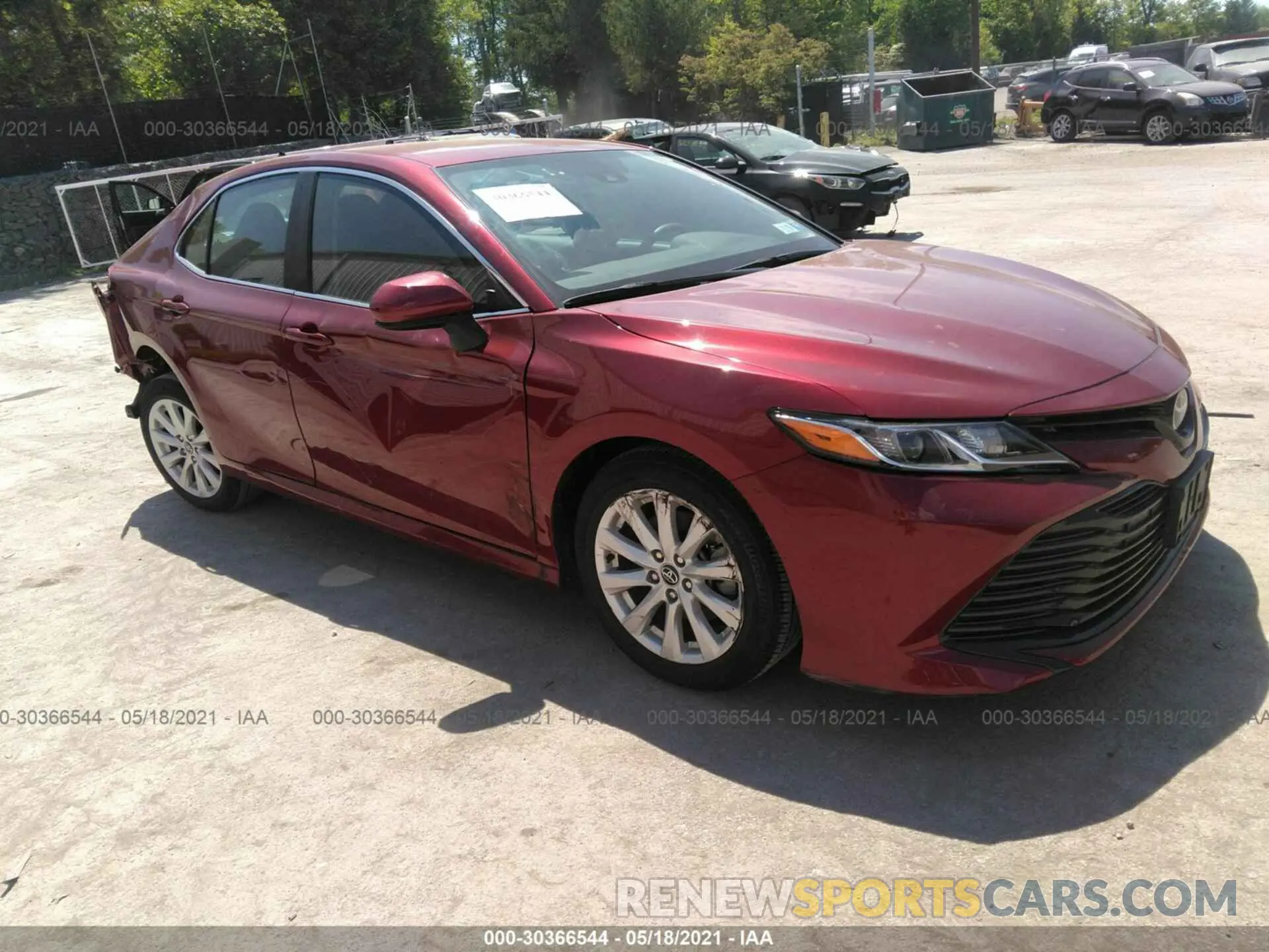 1 Photograph of a damaged car 4T1C11AK7LU942829 TOYOTA CAMRY 2020