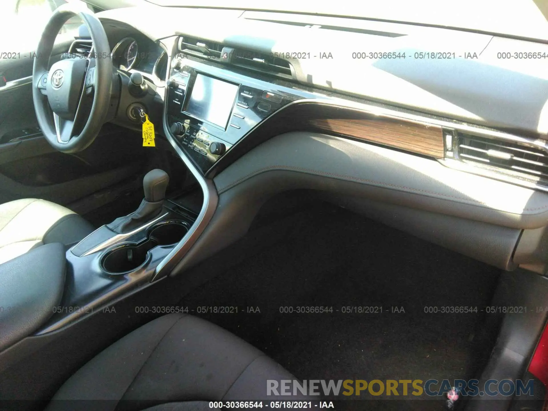 5 Photograph of a damaged car 4T1C11AK7LU942829 TOYOTA CAMRY 2020