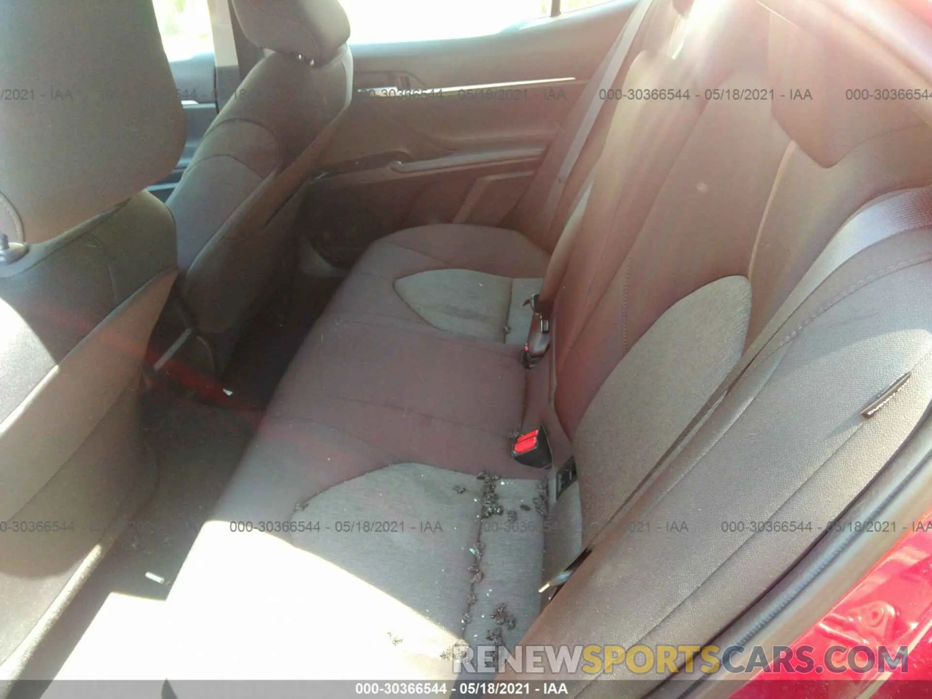 8 Photograph of a damaged car 4T1C11AK7LU942829 TOYOTA CAMRY 2020