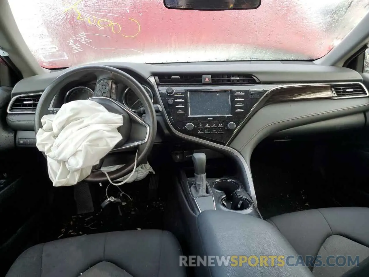 8 Photograph of a damaged car 4T1C11AK7LU943866 TOYOTA CAMRY 2020