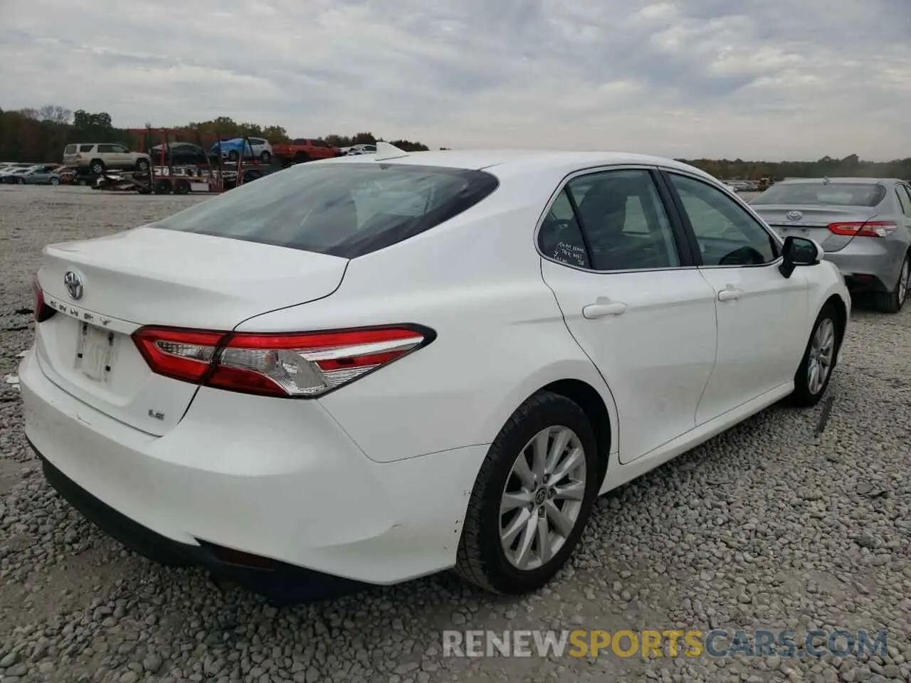 4 Photograph of a damaged car 4T1C11AK7LU948517 TOYOTA CAMRY 2020