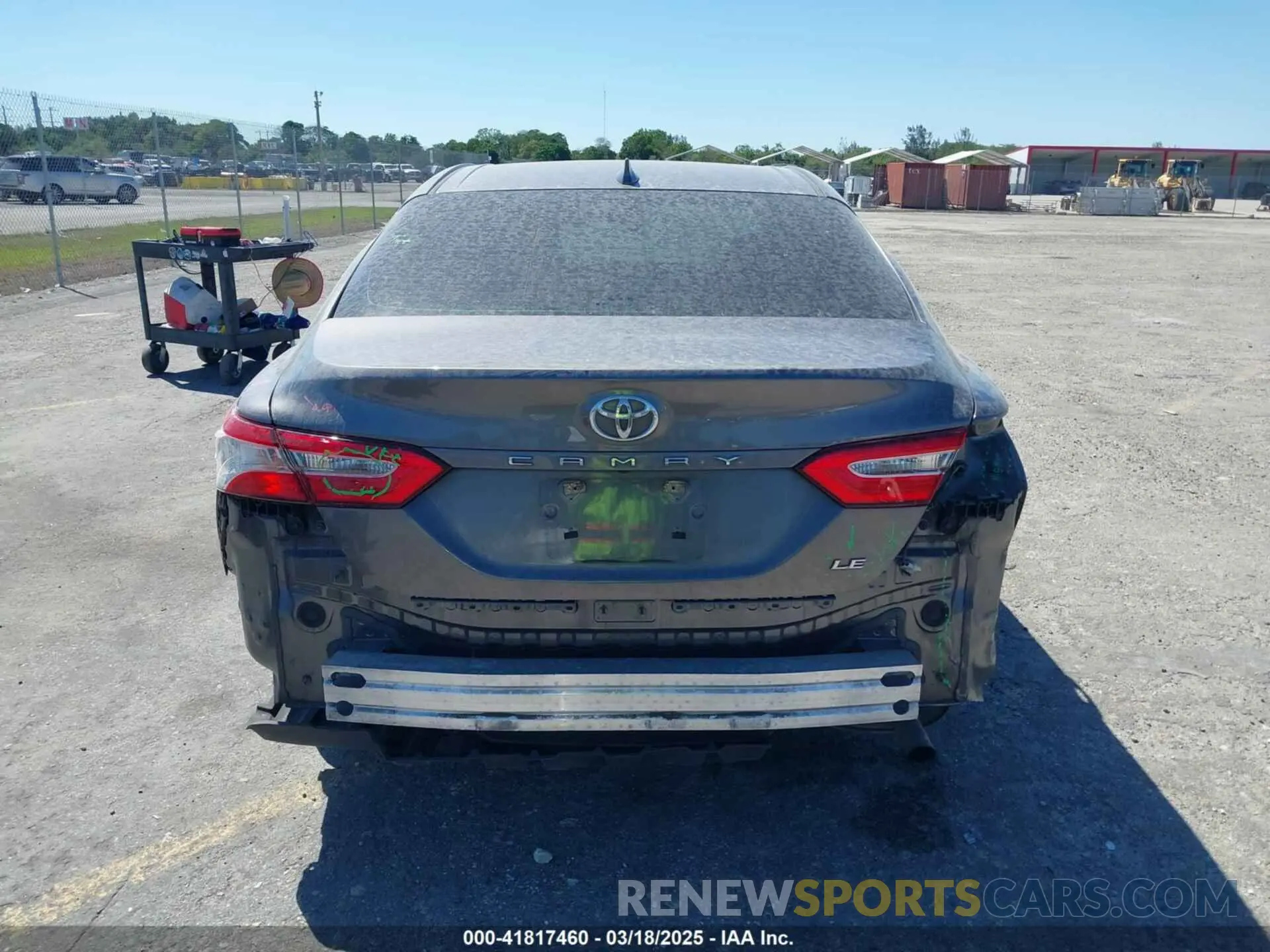 18 Photograph of a damaged car 4T1C11AK7LU981193 TOYOTA CAMRY 2020