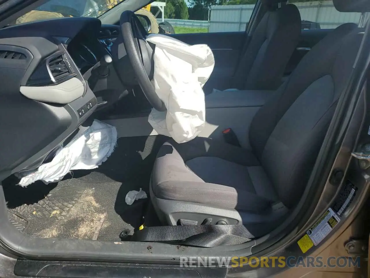 7 Photograph of a damaged car 4T1C11AK8LU318635 TOYOTA CAMRY 2020
