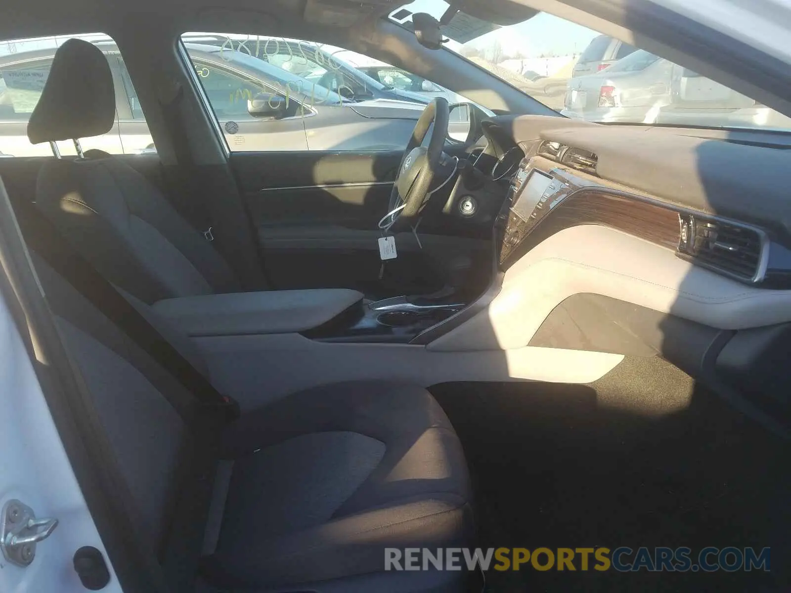 5 Photograph of a damaged car 4T1C11AK8LU345768 TOYOTA CAMRY 2020