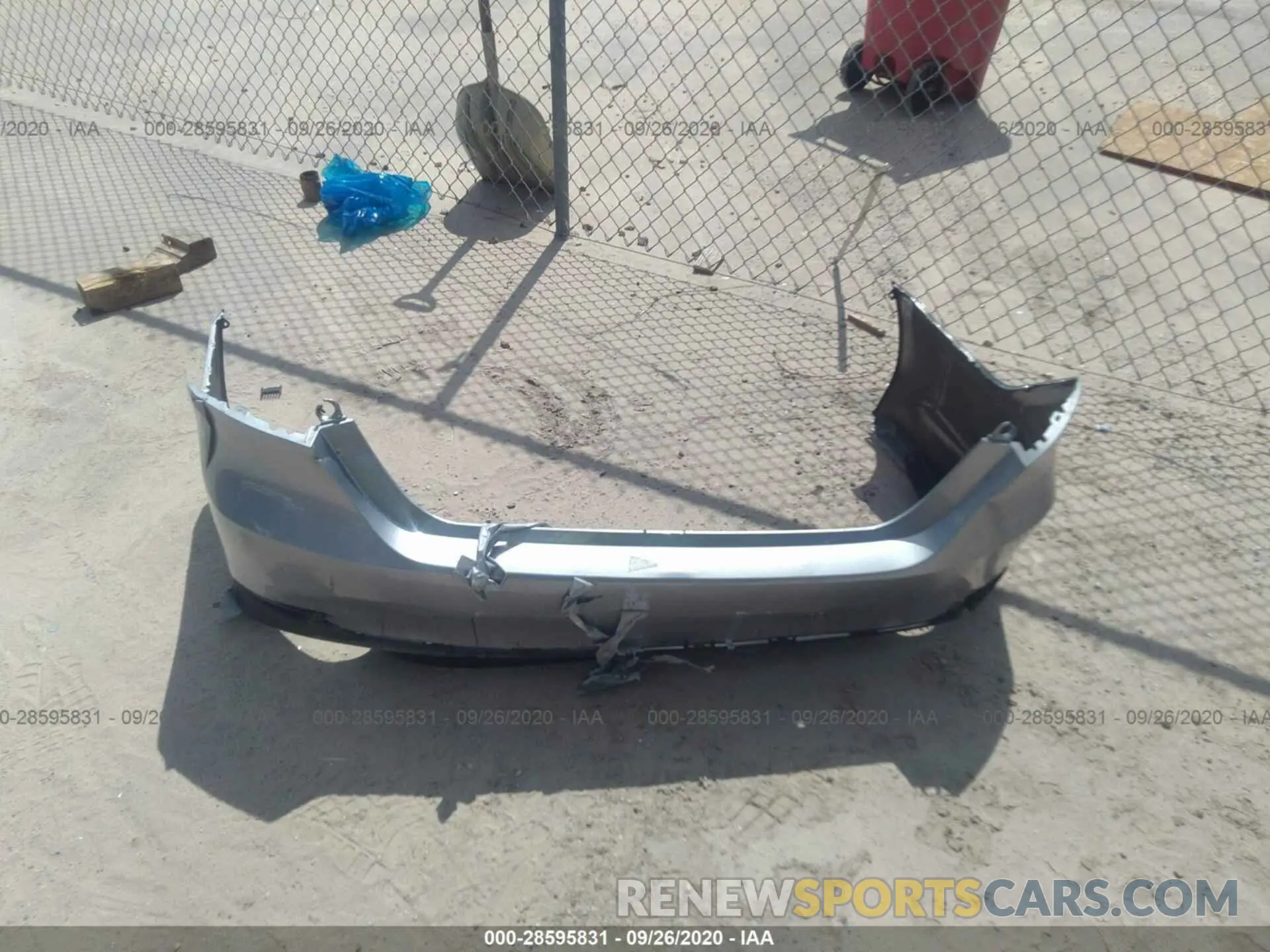 12 Photograph of a damaged car 4T1C11AK8LU348069 TOYOTA CAMRY 2020