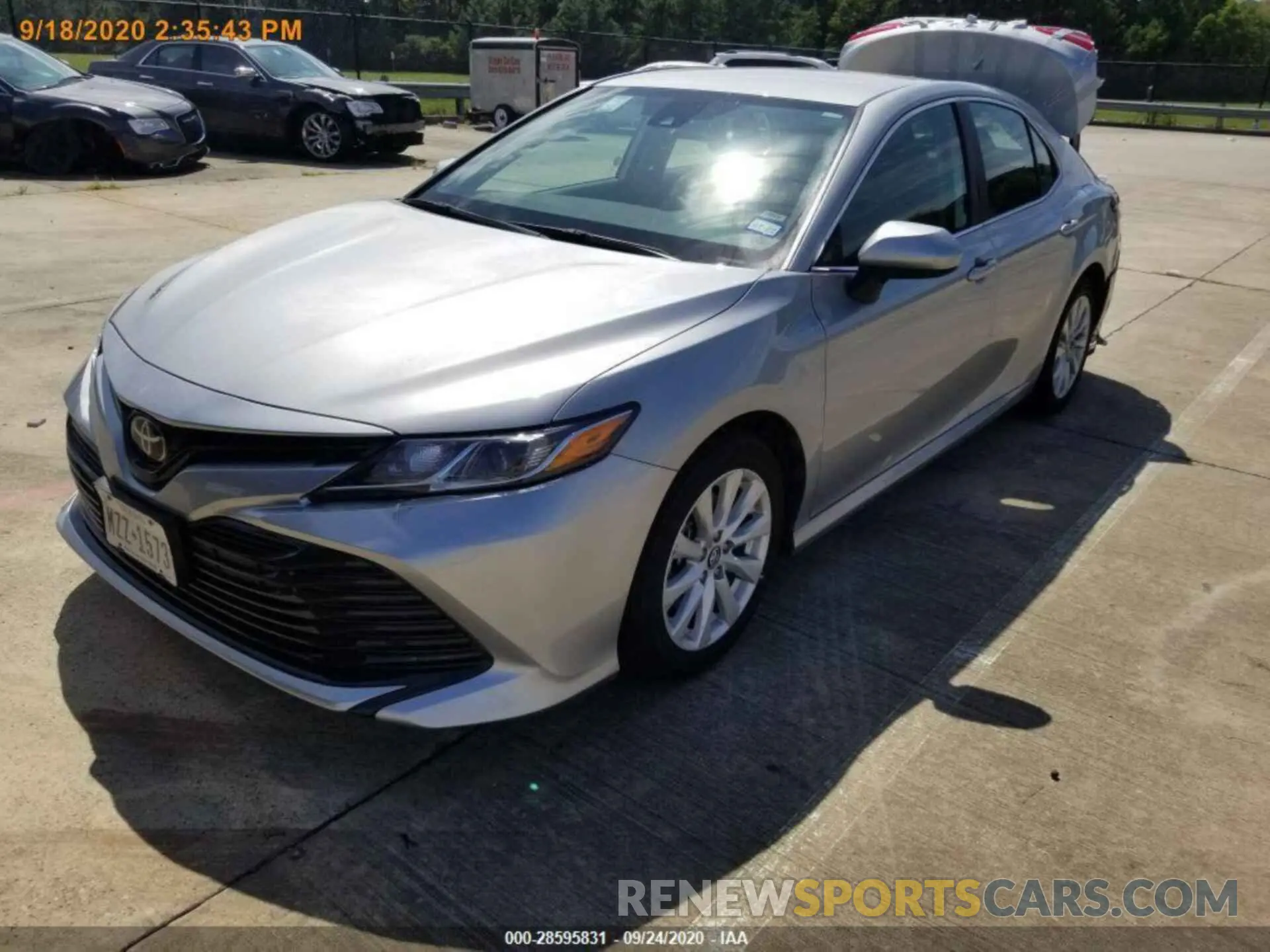 17 Photograph of a damaged car 4T1C11AK8LU348069 TOYOTA CAMRY 2020