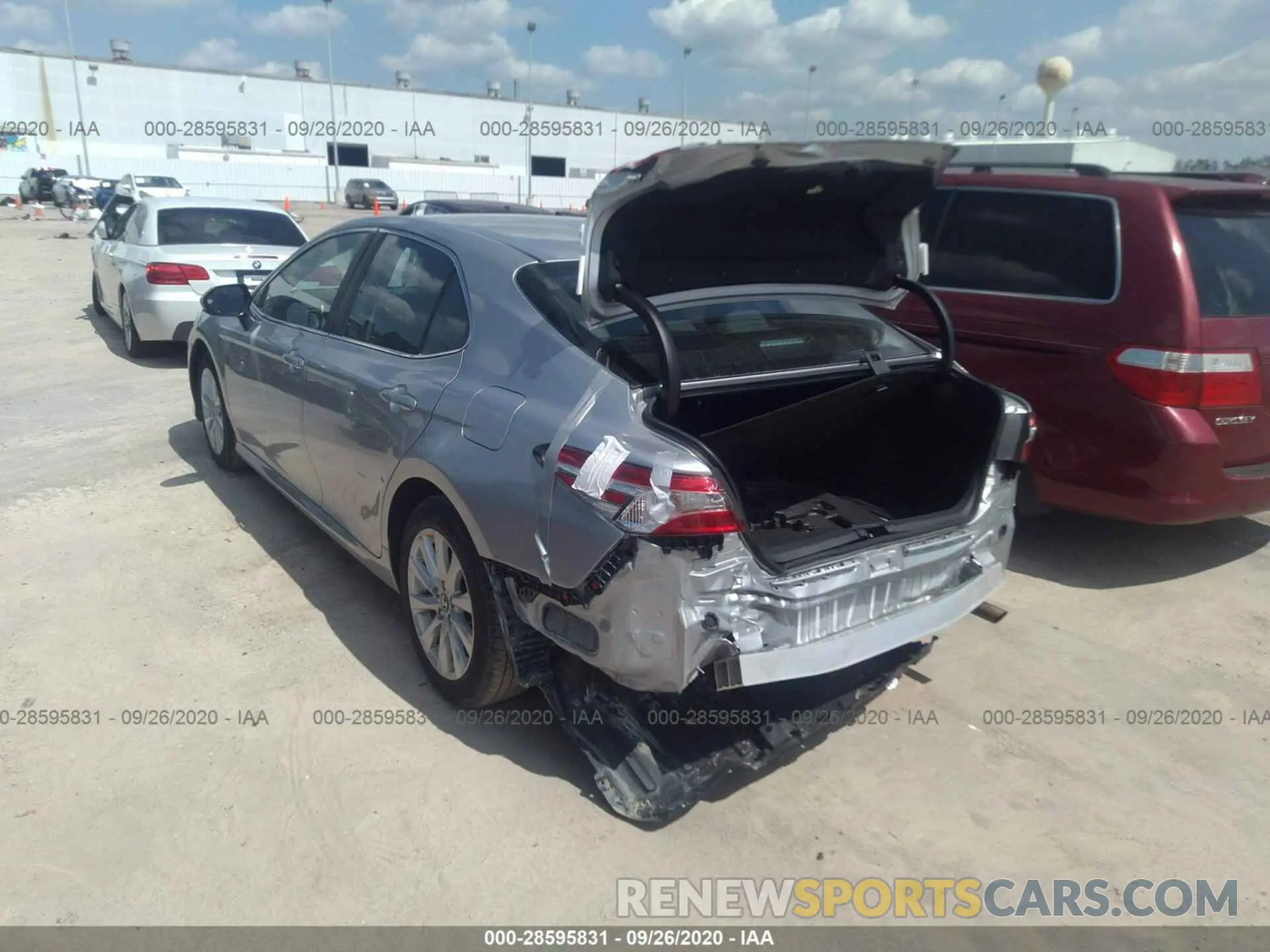 3 Photograph of a damaged car 4T1C11AK8LU348069 TOYOTA CAMRY 2020