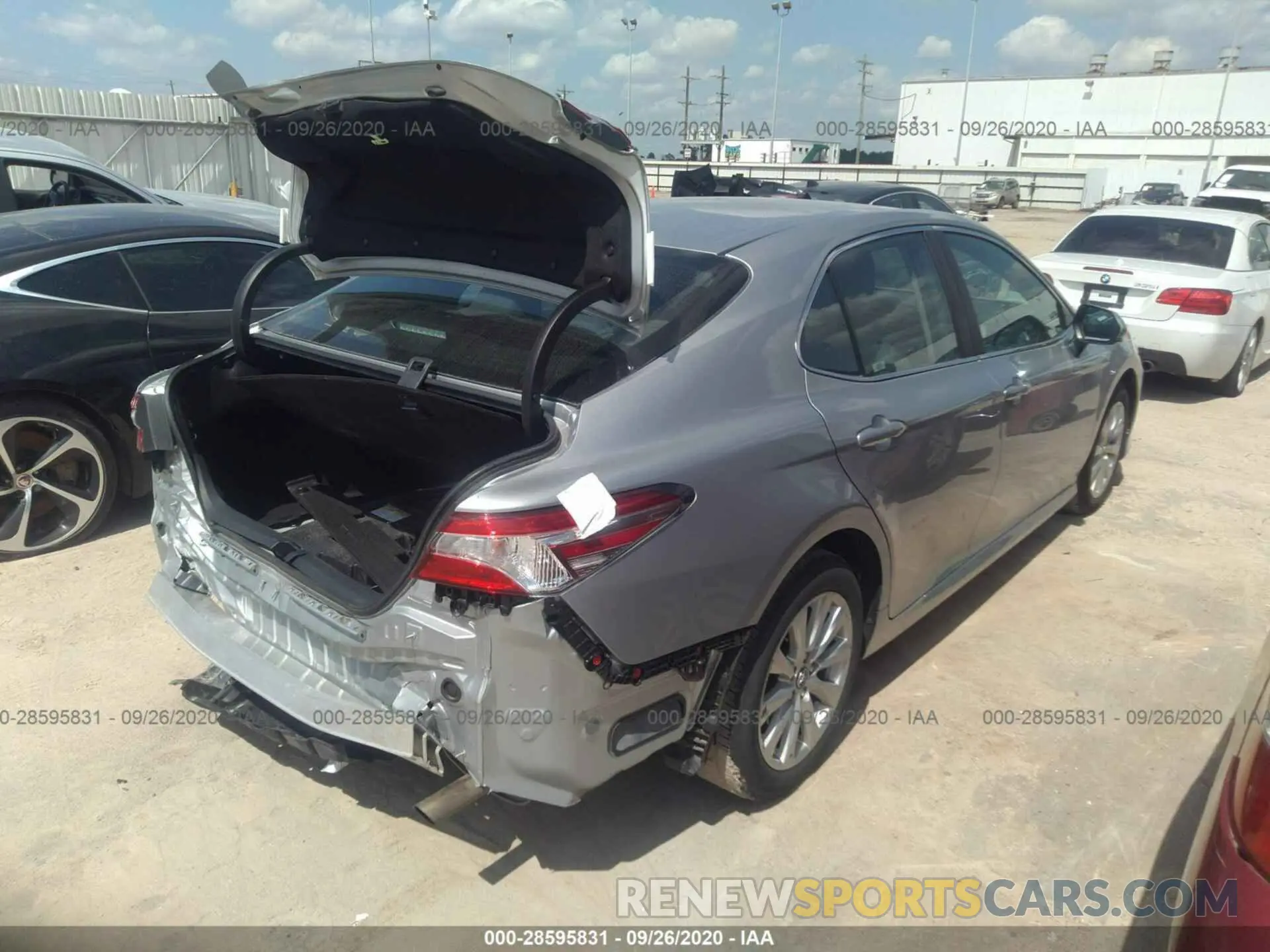 4 Photograph of a damaged car 4T1C11AK8LU348069 TOYOTA CAMRY 2020