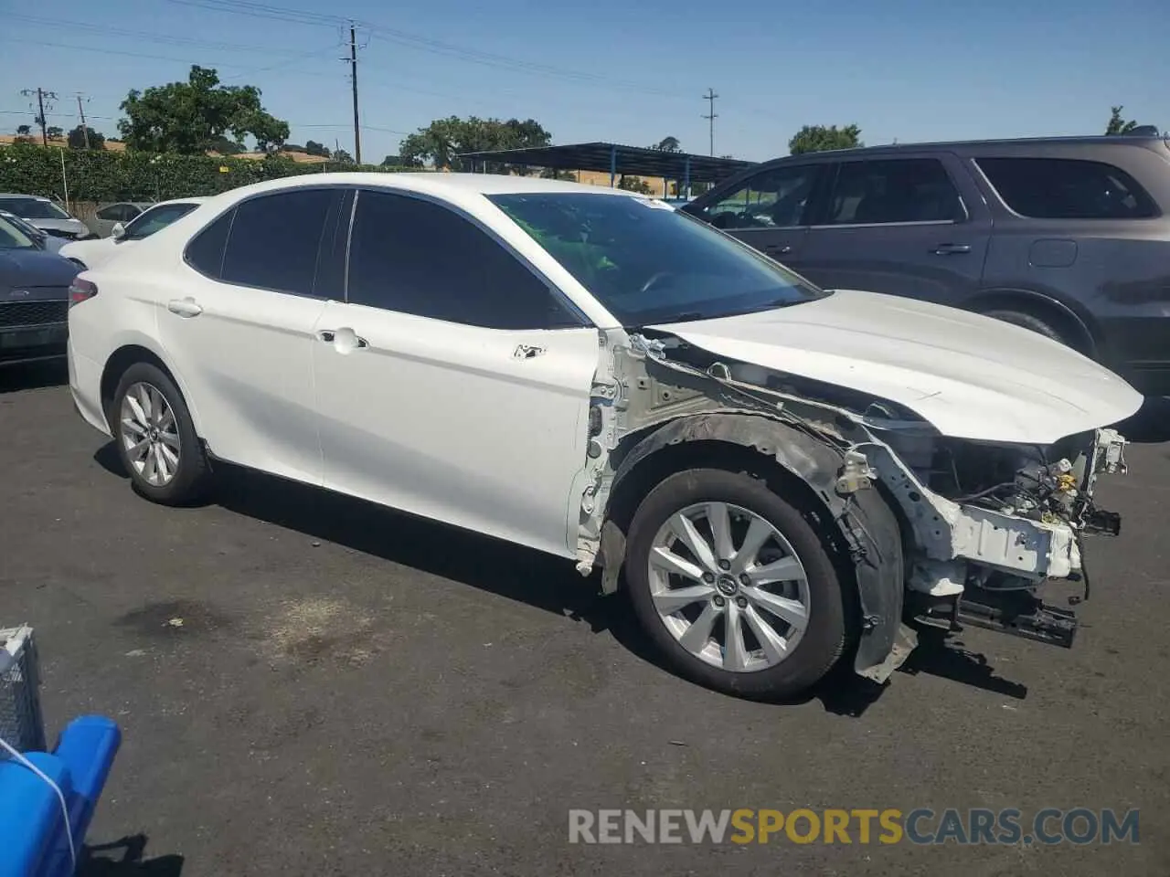 4 Photograph of a damaged car 4T1C11AK8LU348802 TOYOTA CAMRY 2020