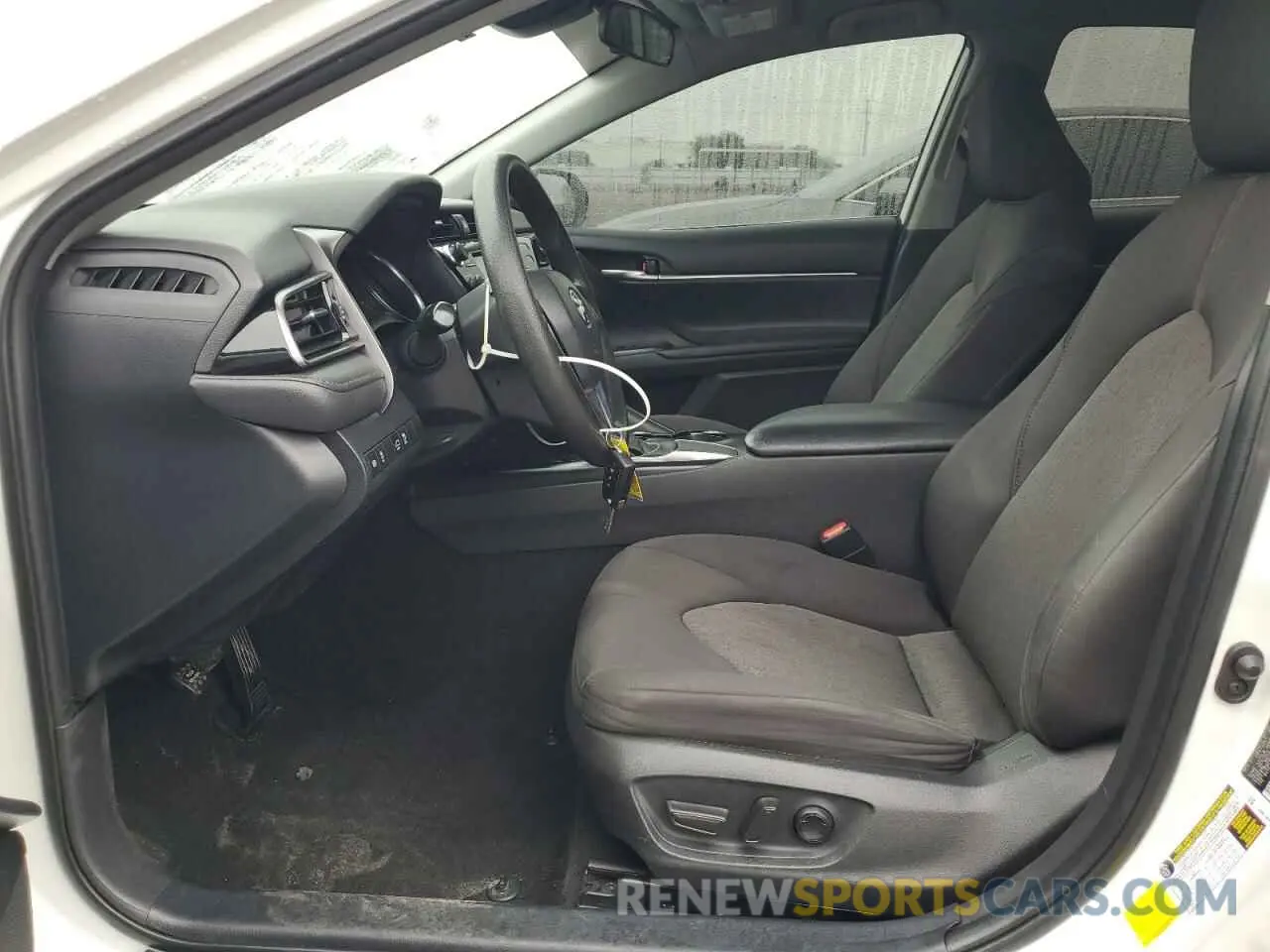 7 Photograph of a damaged car 4T1C11AK8LU361548 TOYOTA CAMRY 2020