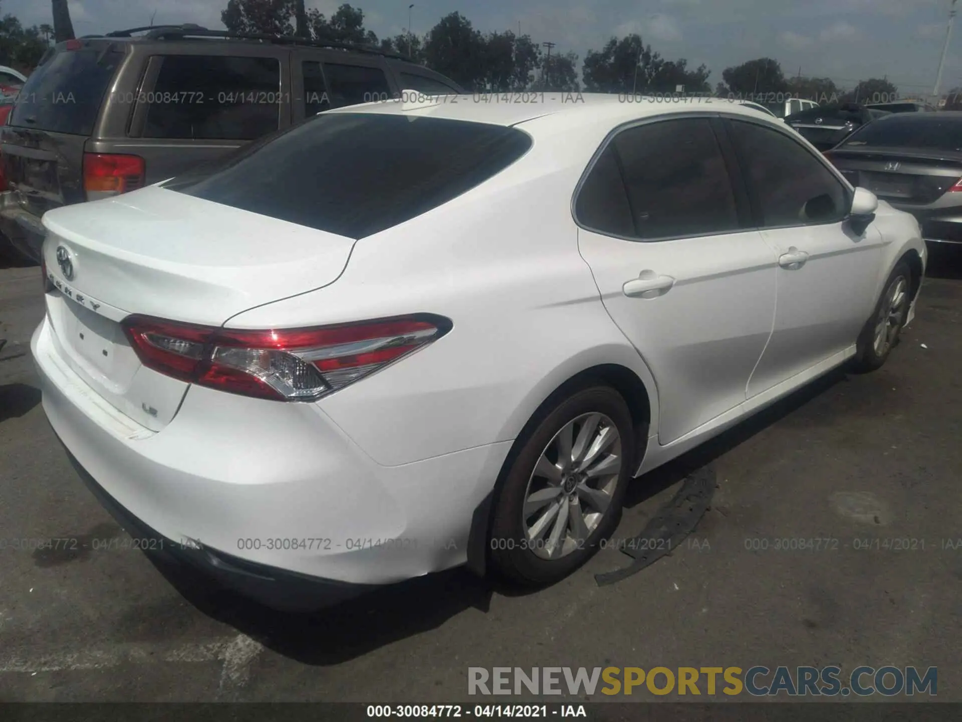 4 Photograph of a damaged car 4T1C11AK8LU368385 TOYOTA CAMRY 2020