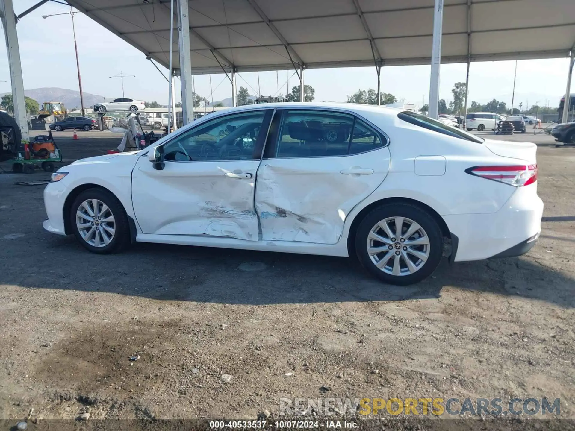 14 Photograph of a damaged car 4T1C11AK8LU368645 TOYOTA CAMRY 2020