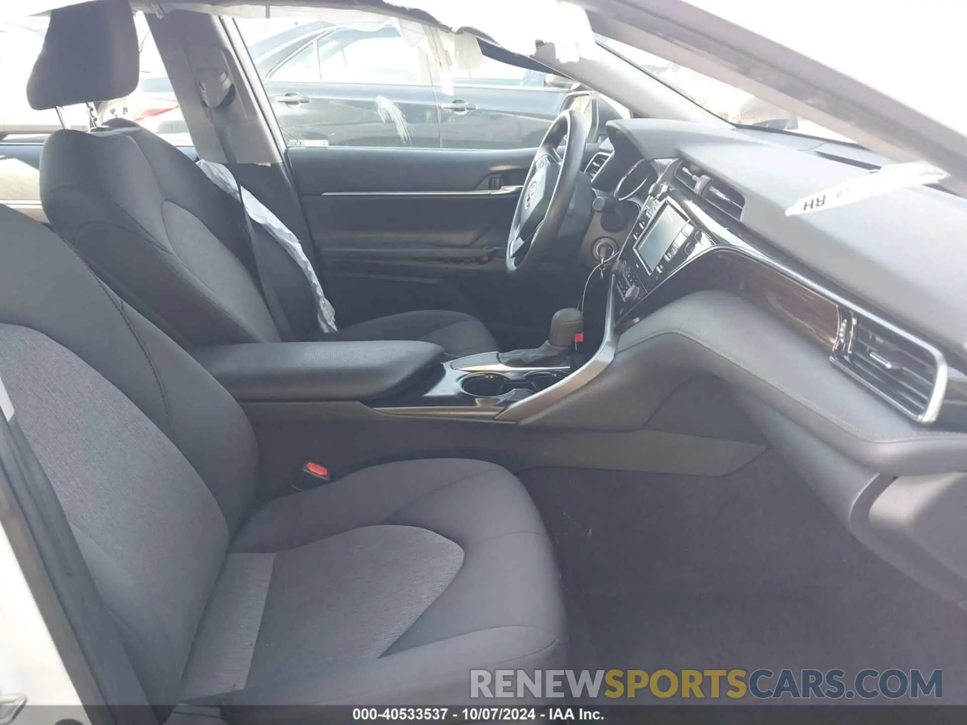 5 Photograph of a damaged car 4T1C11AK8LU368645 TOYOTA CAMRY 2020