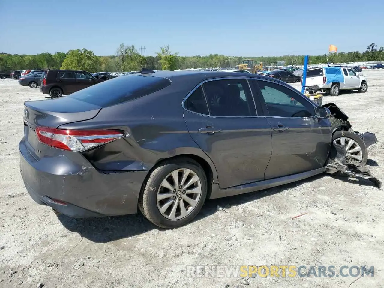 3 Фотография поврежденного автомобиля 4T1C11AK8LU500402 TOYOTA CAMRY 2020