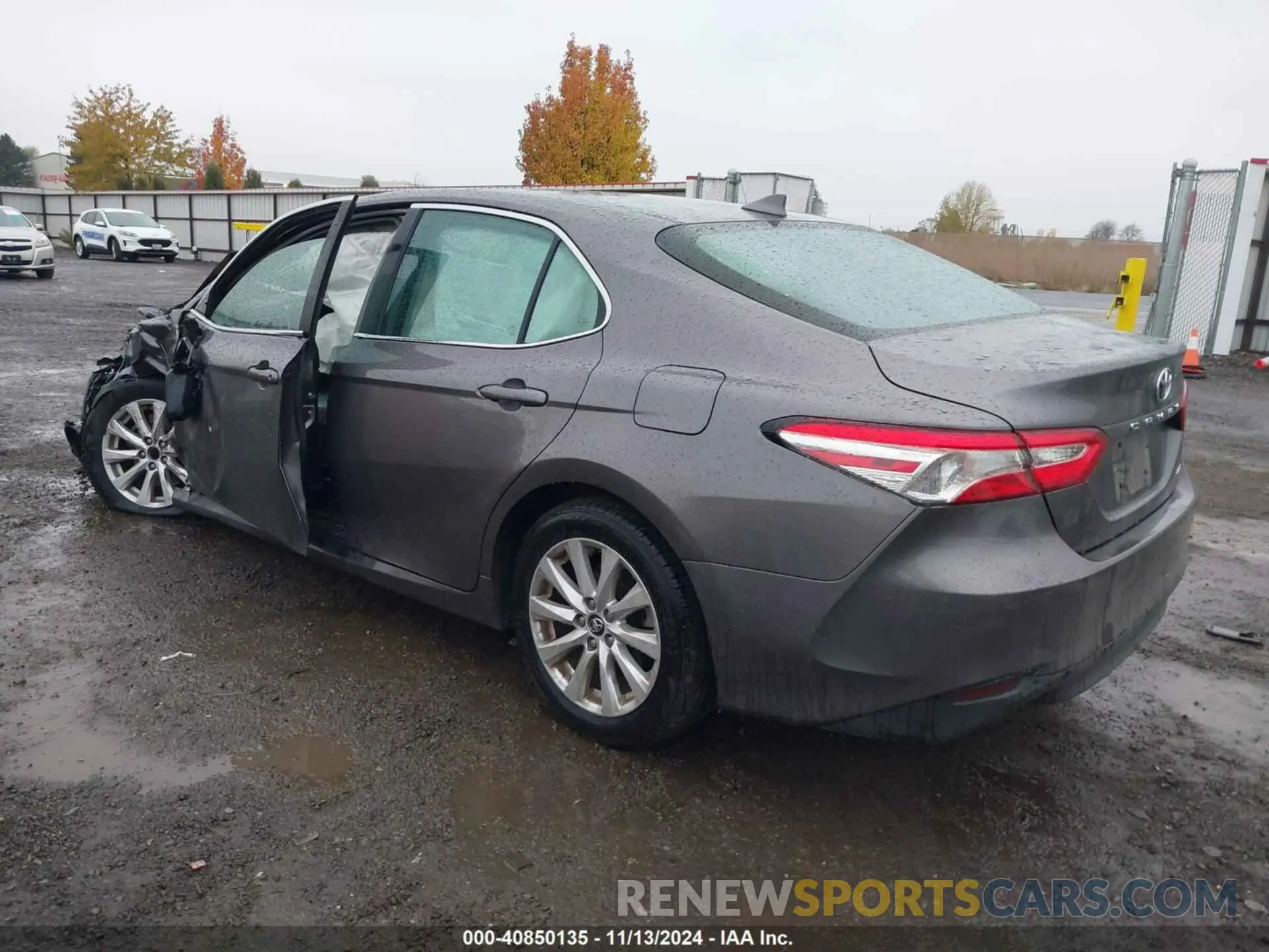 3 Фотография поврежденного автомобиля 4T1C11AK8LU879675 TOYOTA CAMRY 2020