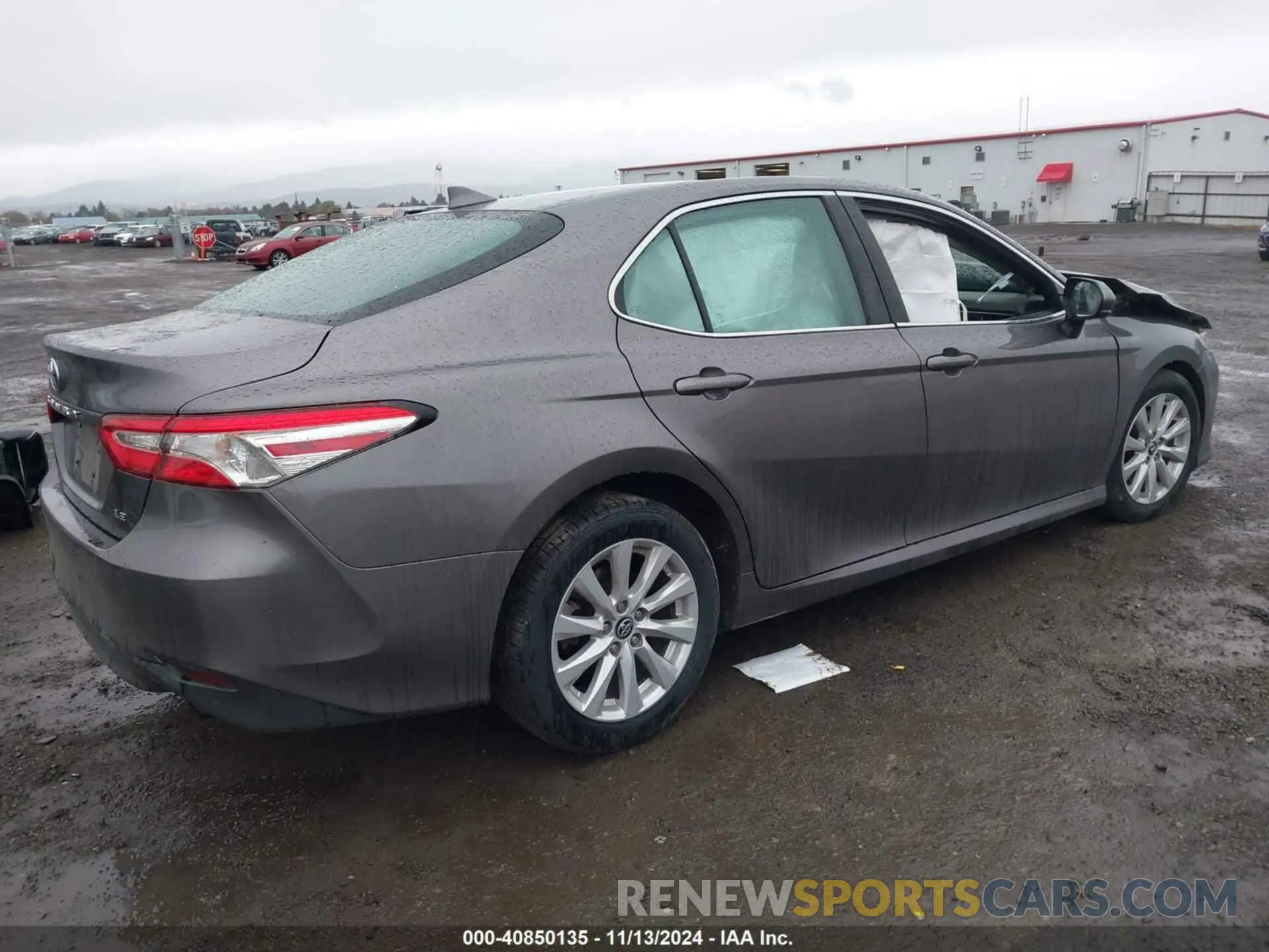 4 Фотография поврежденного автомобиля 4T1C11AK8LU879675 TOYOTA CAMRY 2020