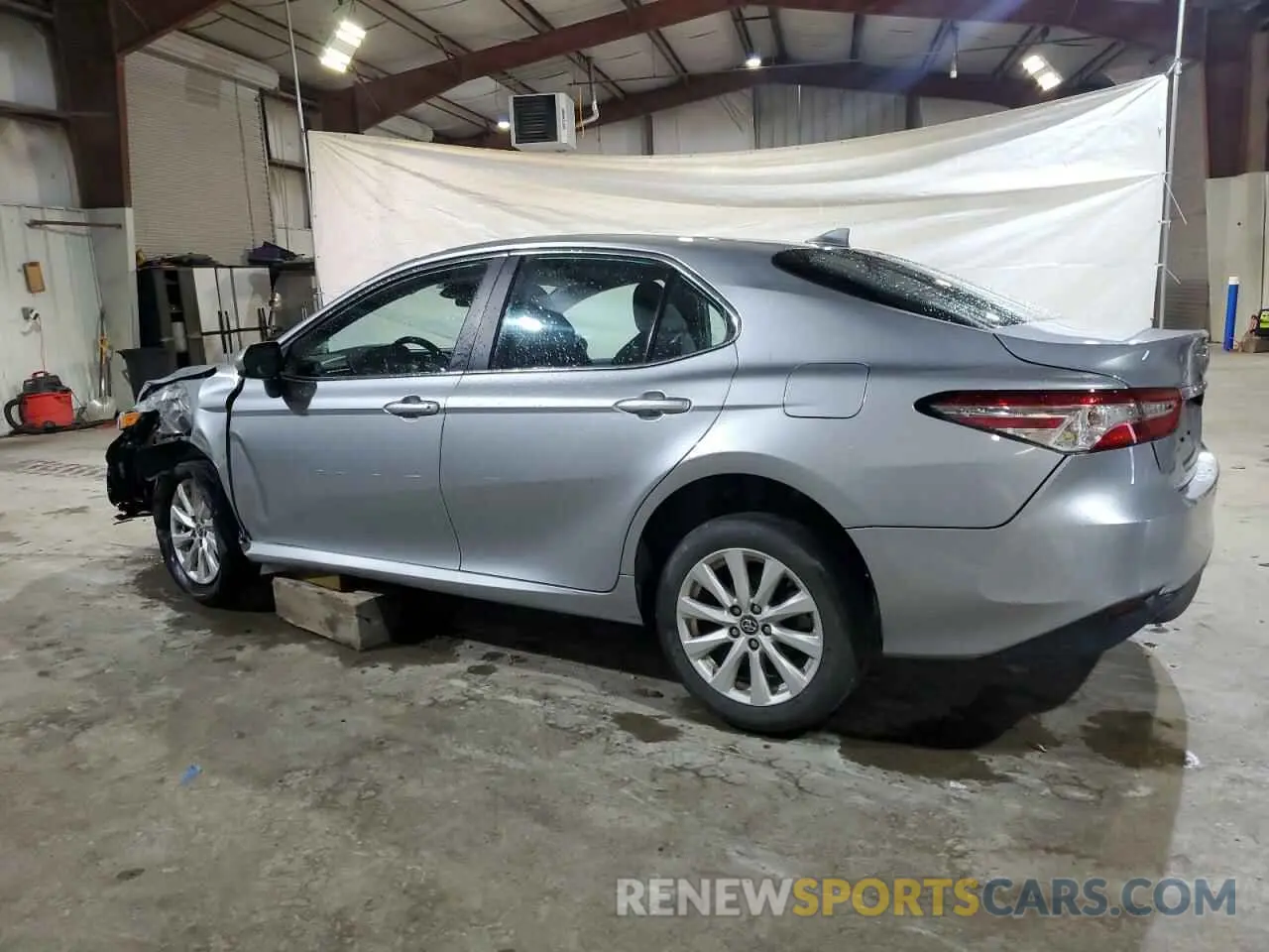 2 Photograph of a damaged car 4T1C11AK8LU925599 TOYOTA CAMRY 2020