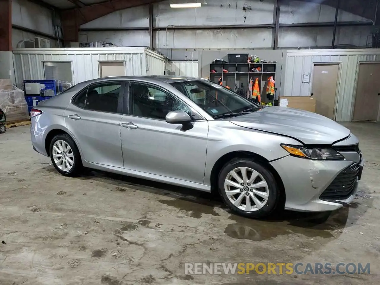 4 Photograph of a damaged car 4T1C11AK8LU925599 TOYOTA CAMRY 2020