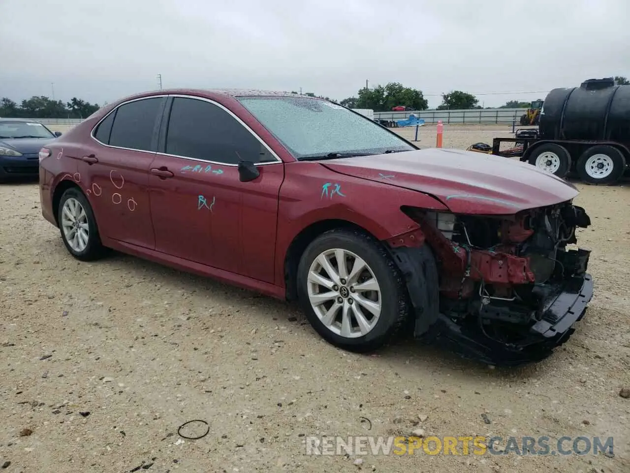 4 Photograph of a damaged car 4T1C11AK8LU930348 TOYOTA CAMRY 2020
