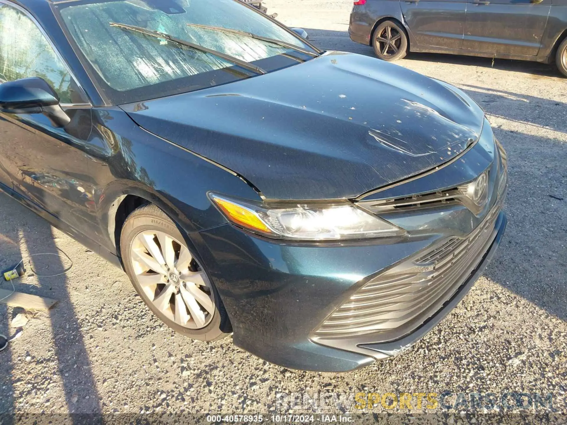 17 Photograph of a damaged car 4T1C11AK8LU936473 TOYOTA CAMRY 2020