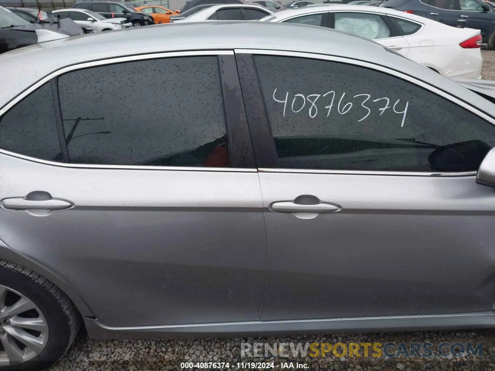 14 Photograph of a damaged car 4T1C11AK8LU978450 TOYOTA CAMRY 2020