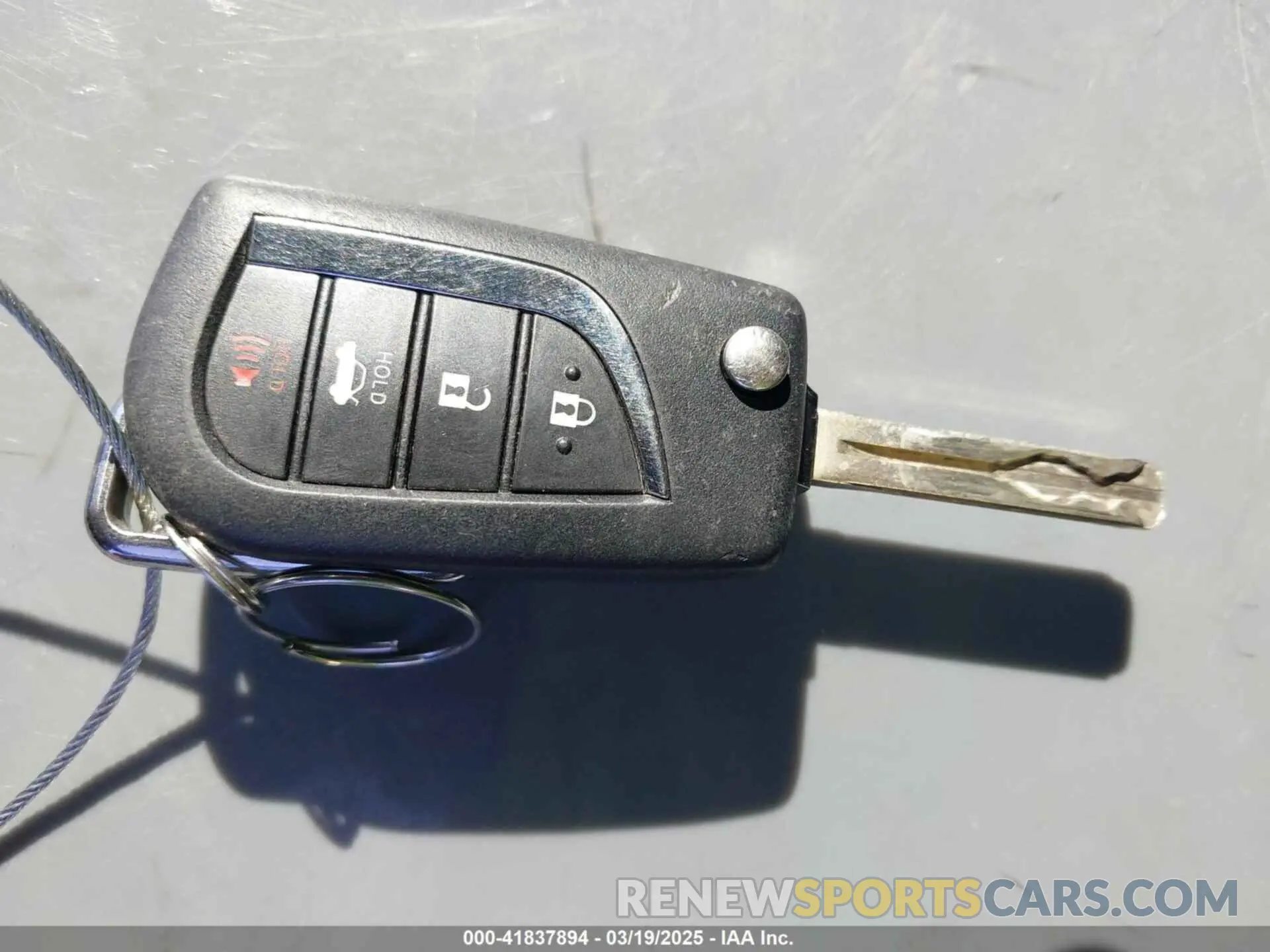 11 Фотография поврежденного автомобиля 4T1C11AK9LU311063 TOYOTA CAMRY 2020