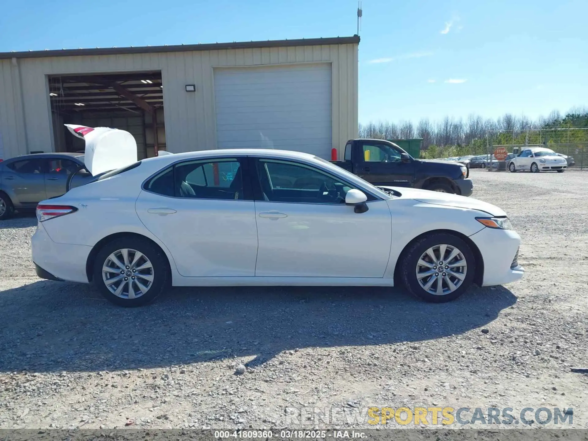 14 Фотография поврежденного автомобиля 4T1C11AK9LU315906 TOYOTA CAMRY 2020